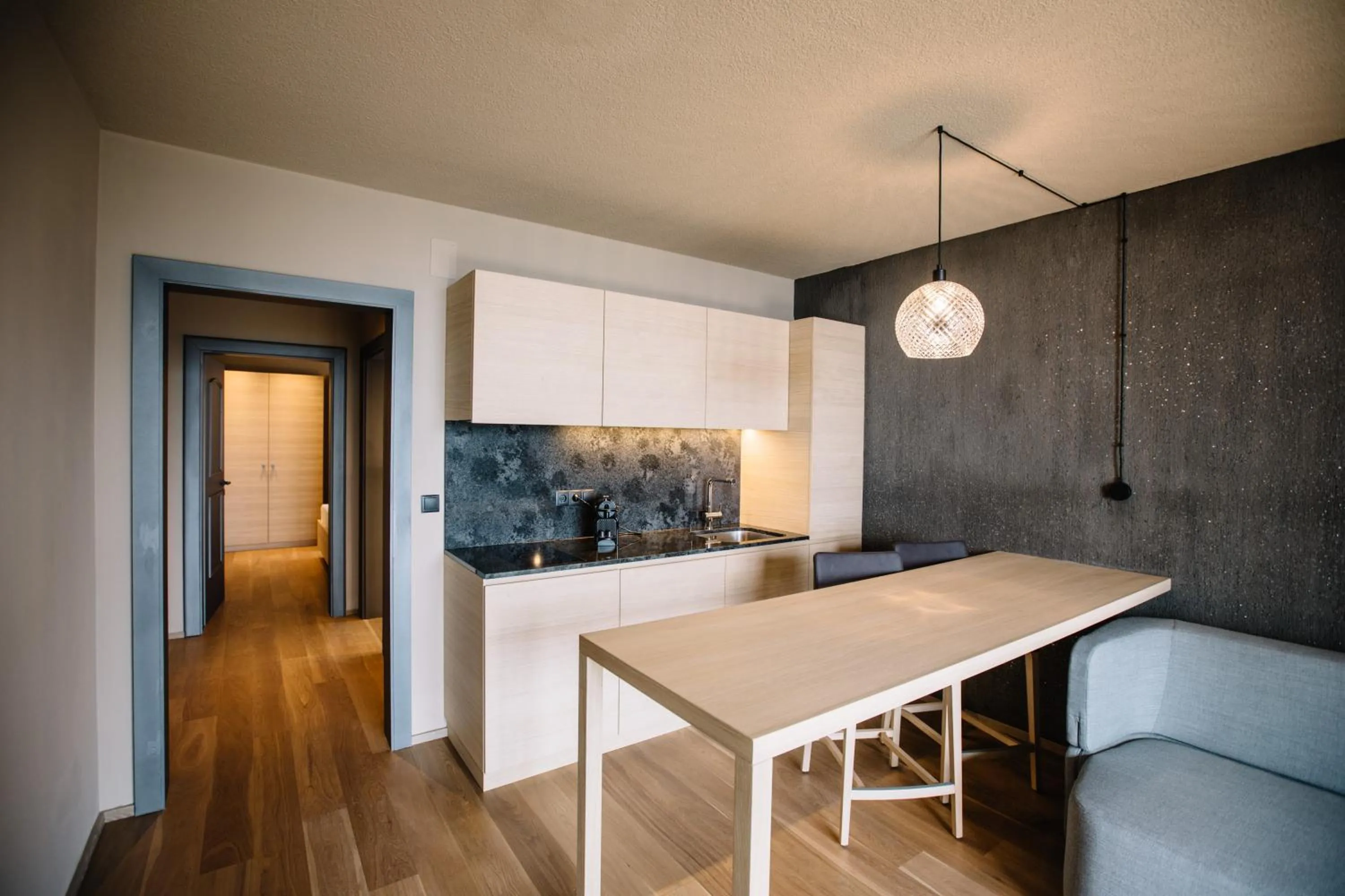 Photo of the whole room in Panoramic Suites Winzerhöhe