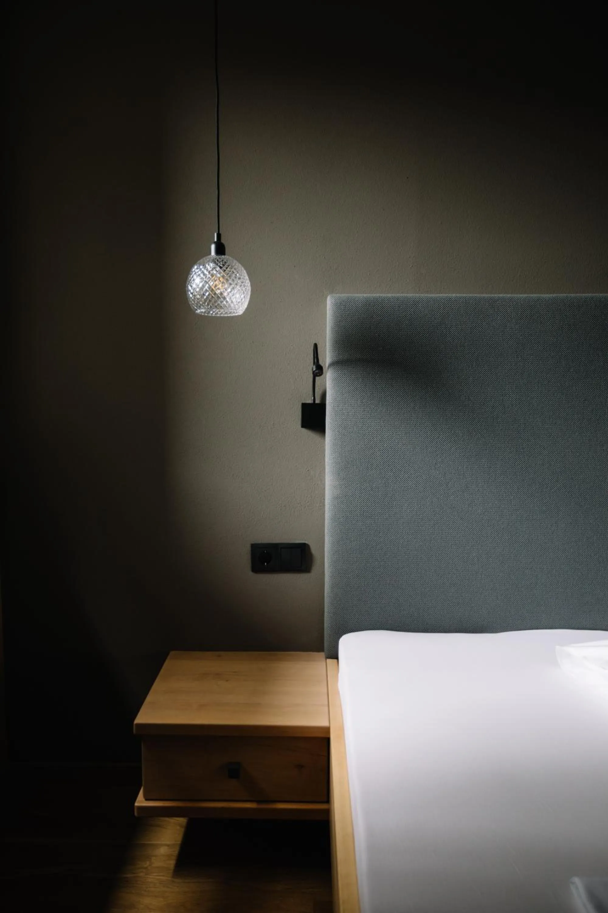 Bed in Panoramic Suites Winzerhöhe