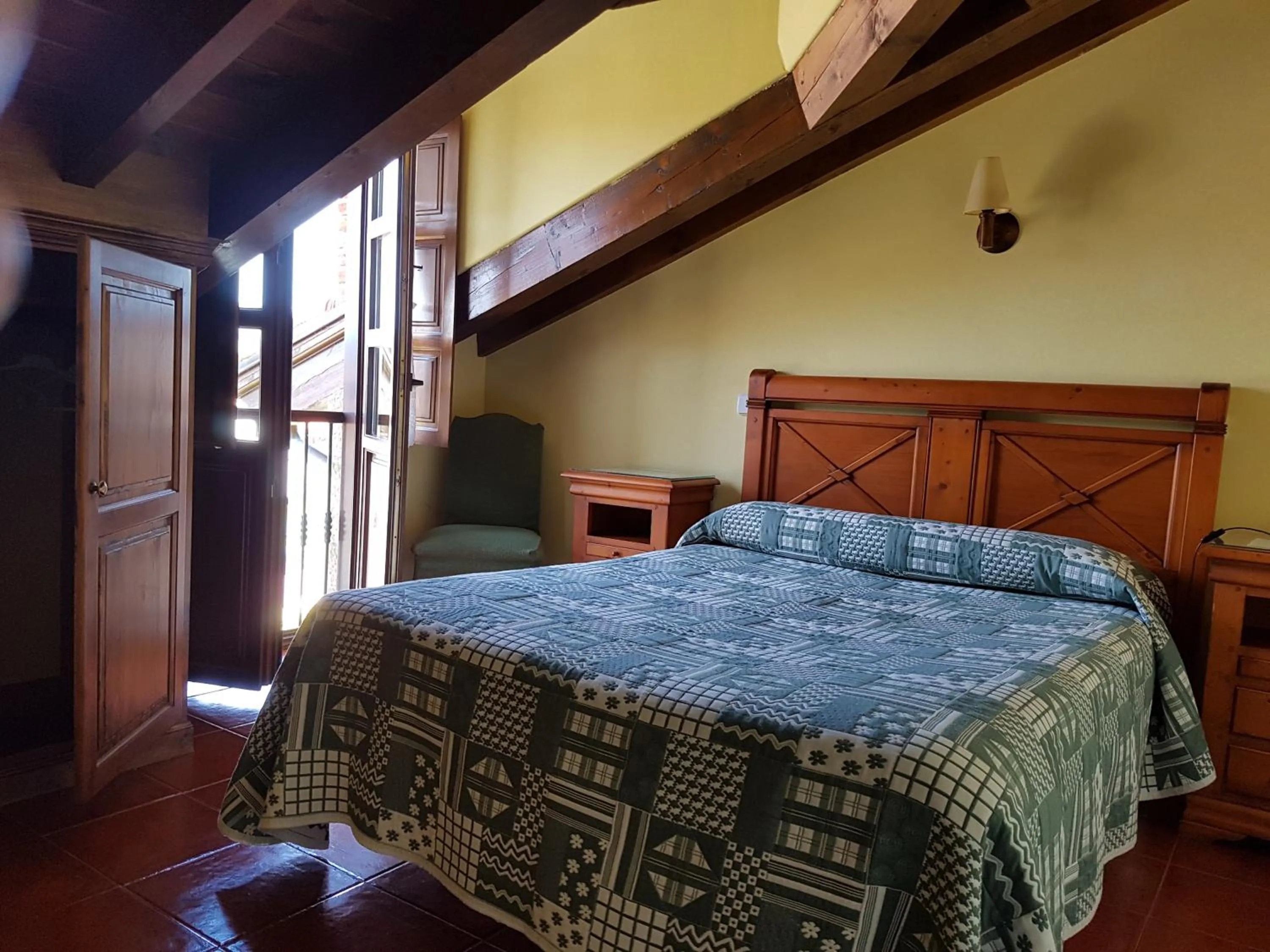 Decorative detail, Bed in El Pedroso