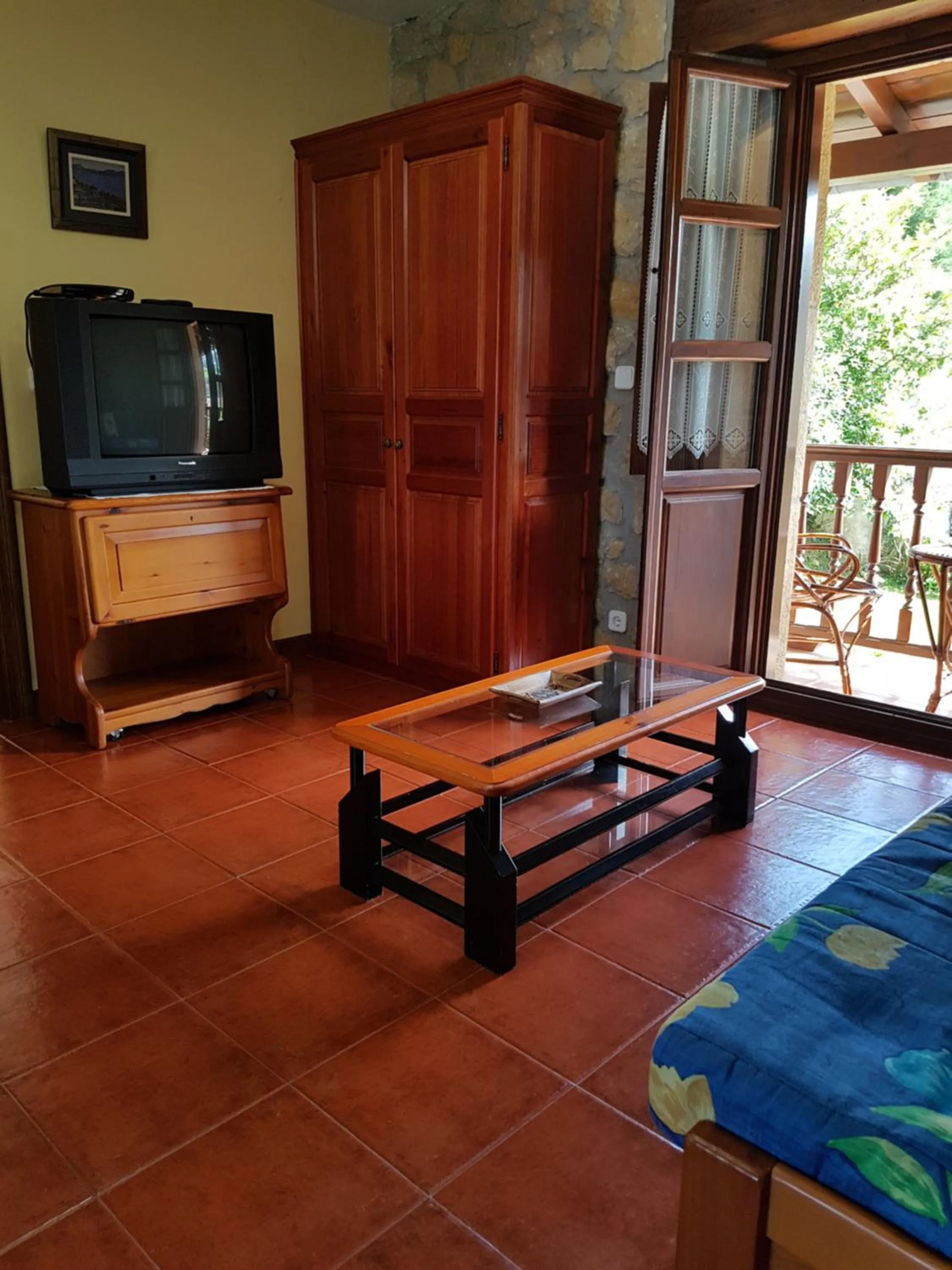 Photo of the whole room in El Pedroso