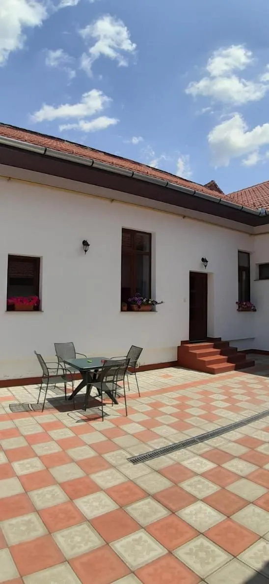 Property building in La Principessa