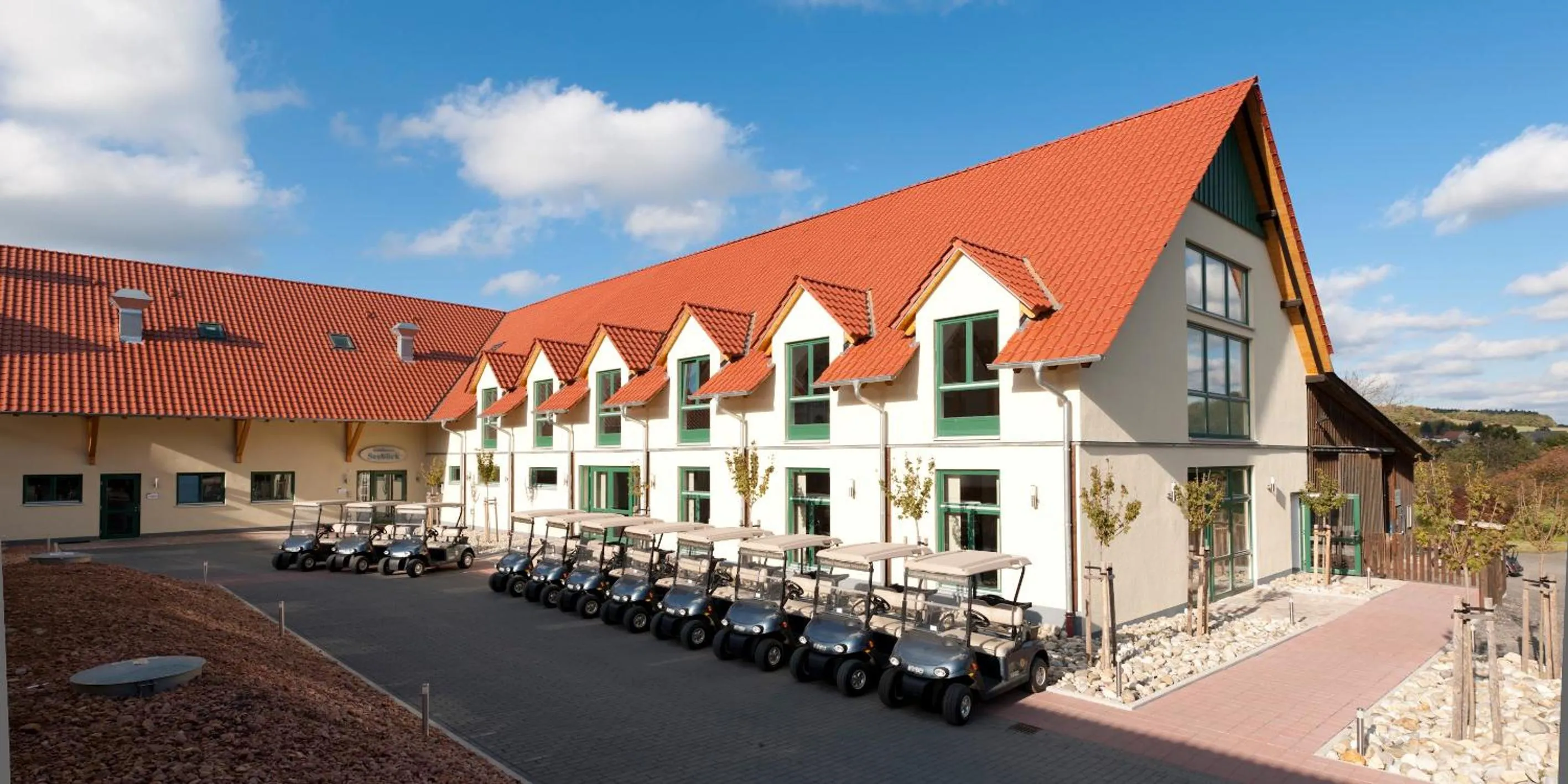 Property building in Apartments Golfpark Schlossgut Sickendorf