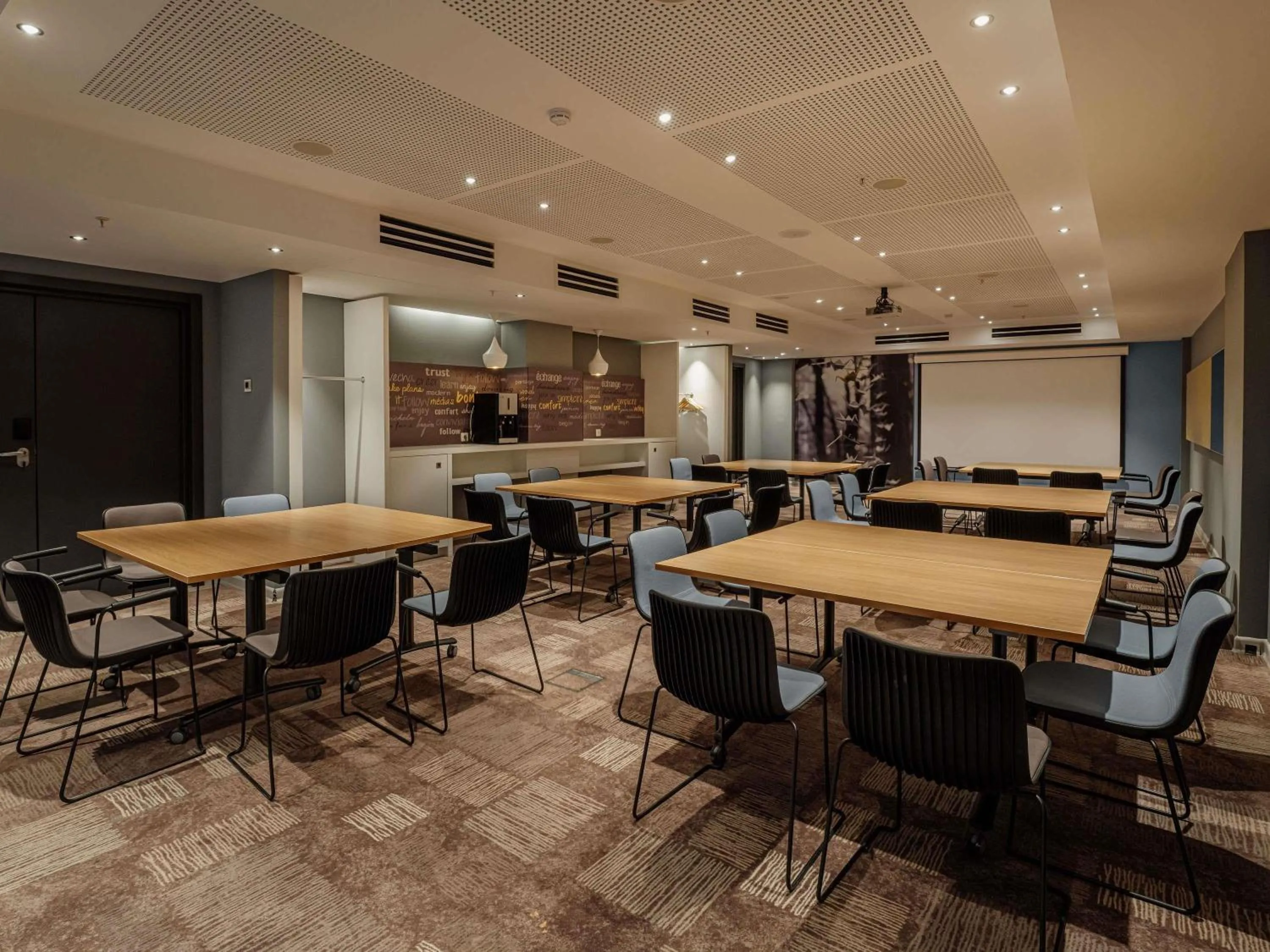 Meeting/conference room in ibis Yerevan Center