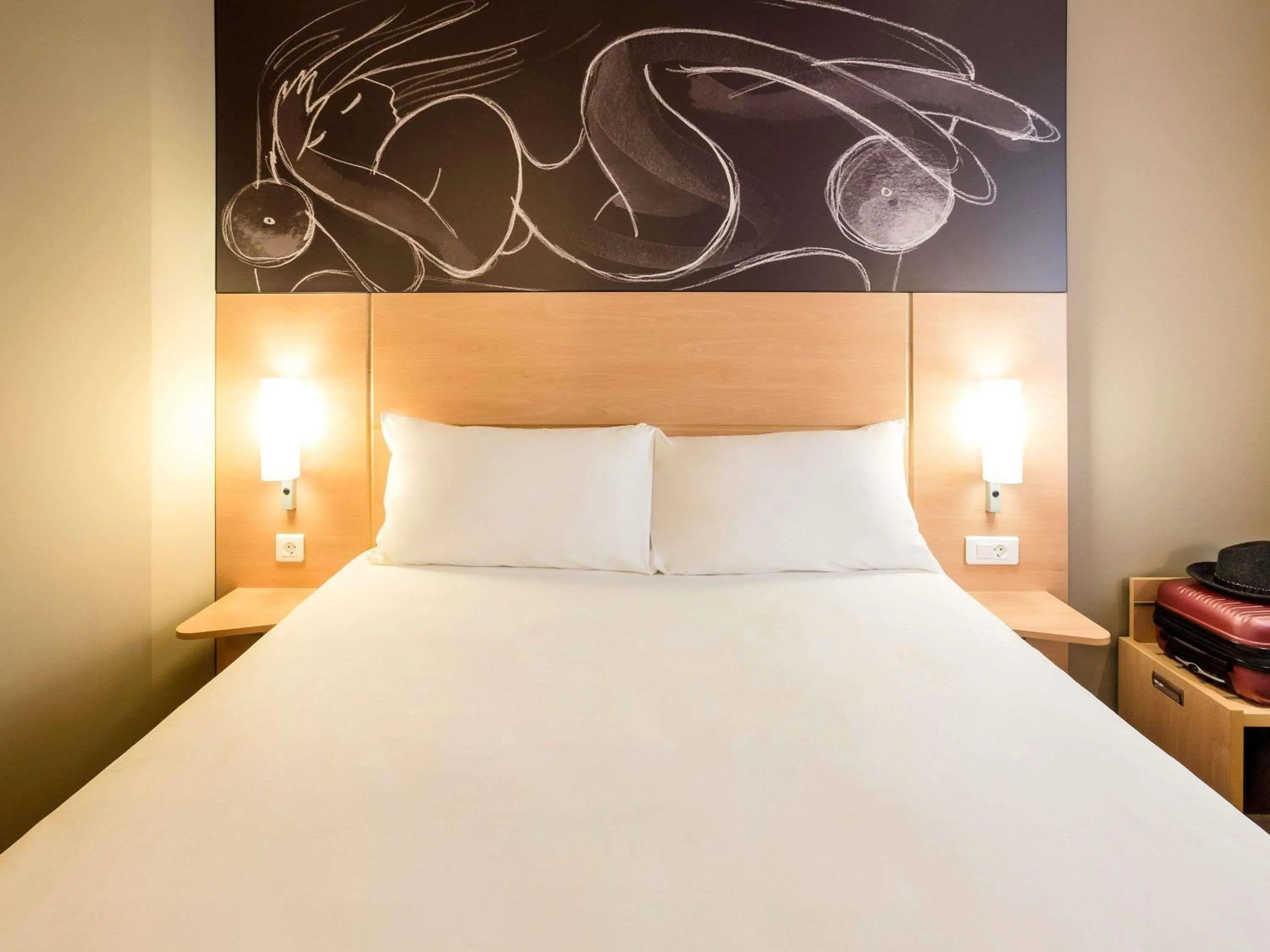 Bedroom, Bed in ibis Yerevan Center