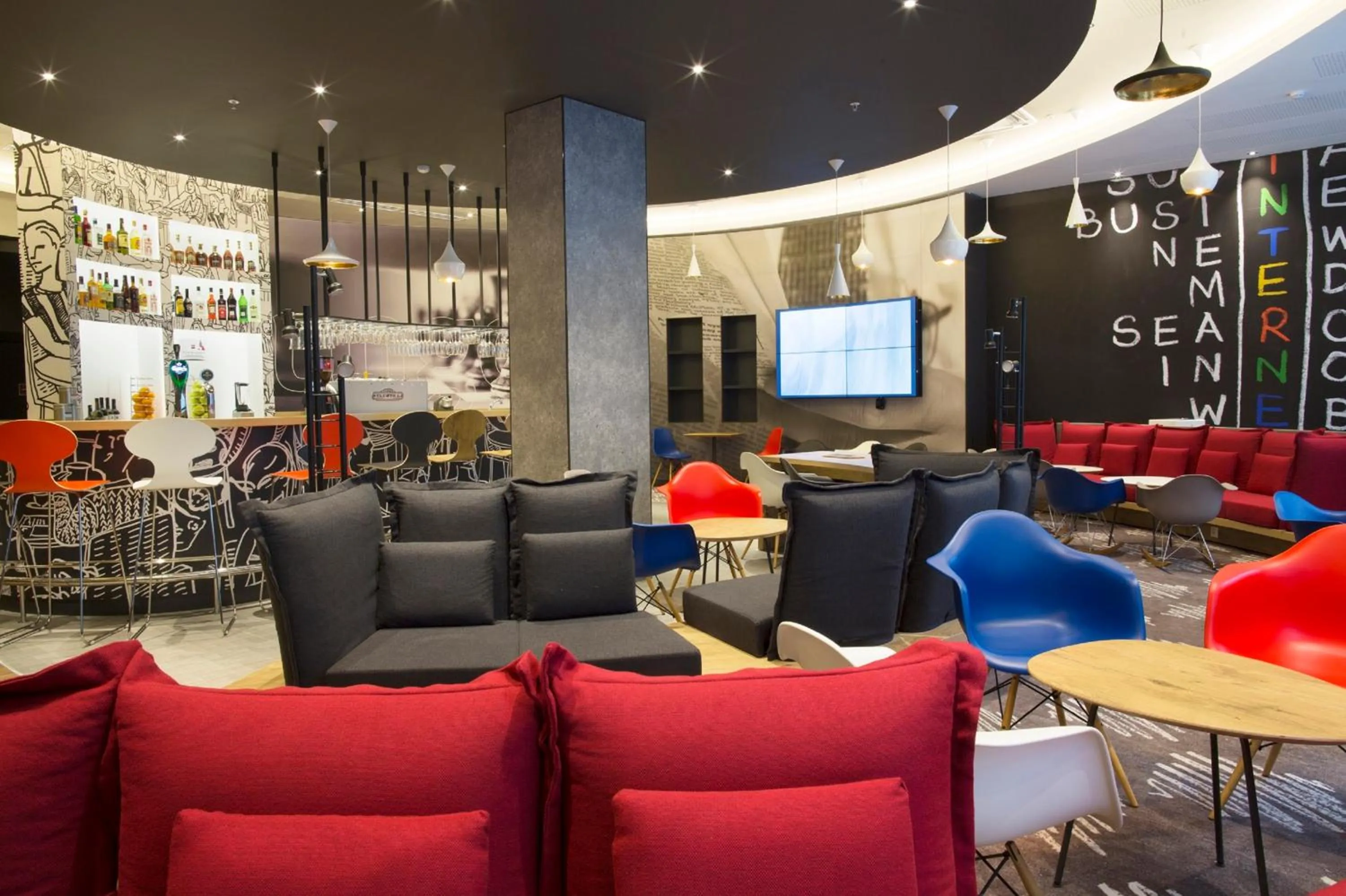Lounge or bar in ibis Yerevan Center