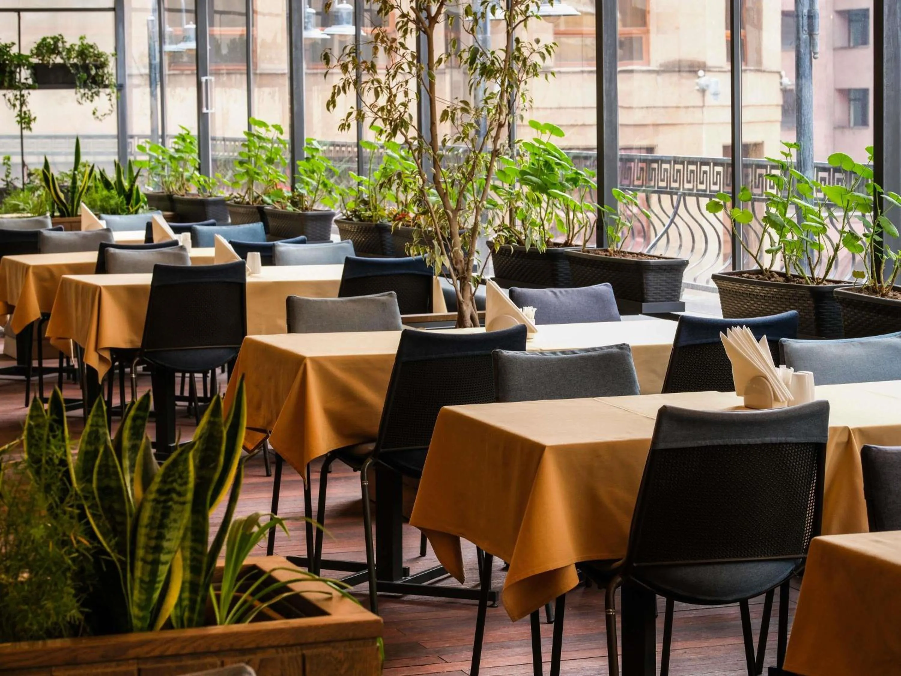 Restaurant/places to eat in ibis Yerevan Center