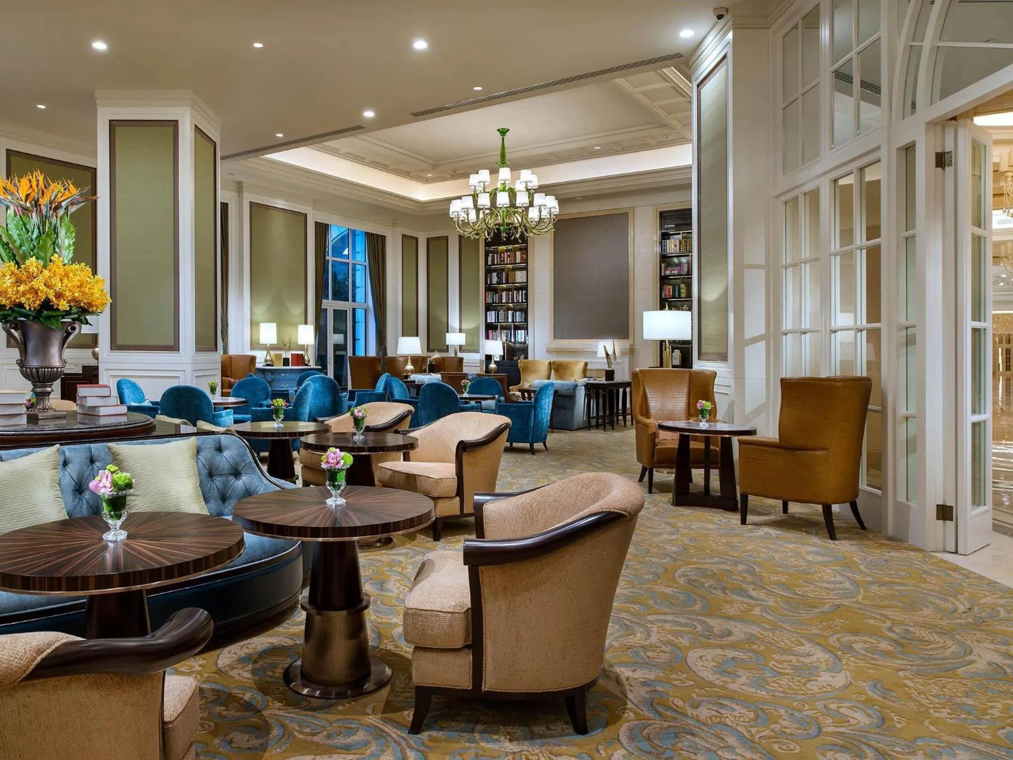 Lounge or bar in Sofitel Shanghai Hongqiao
