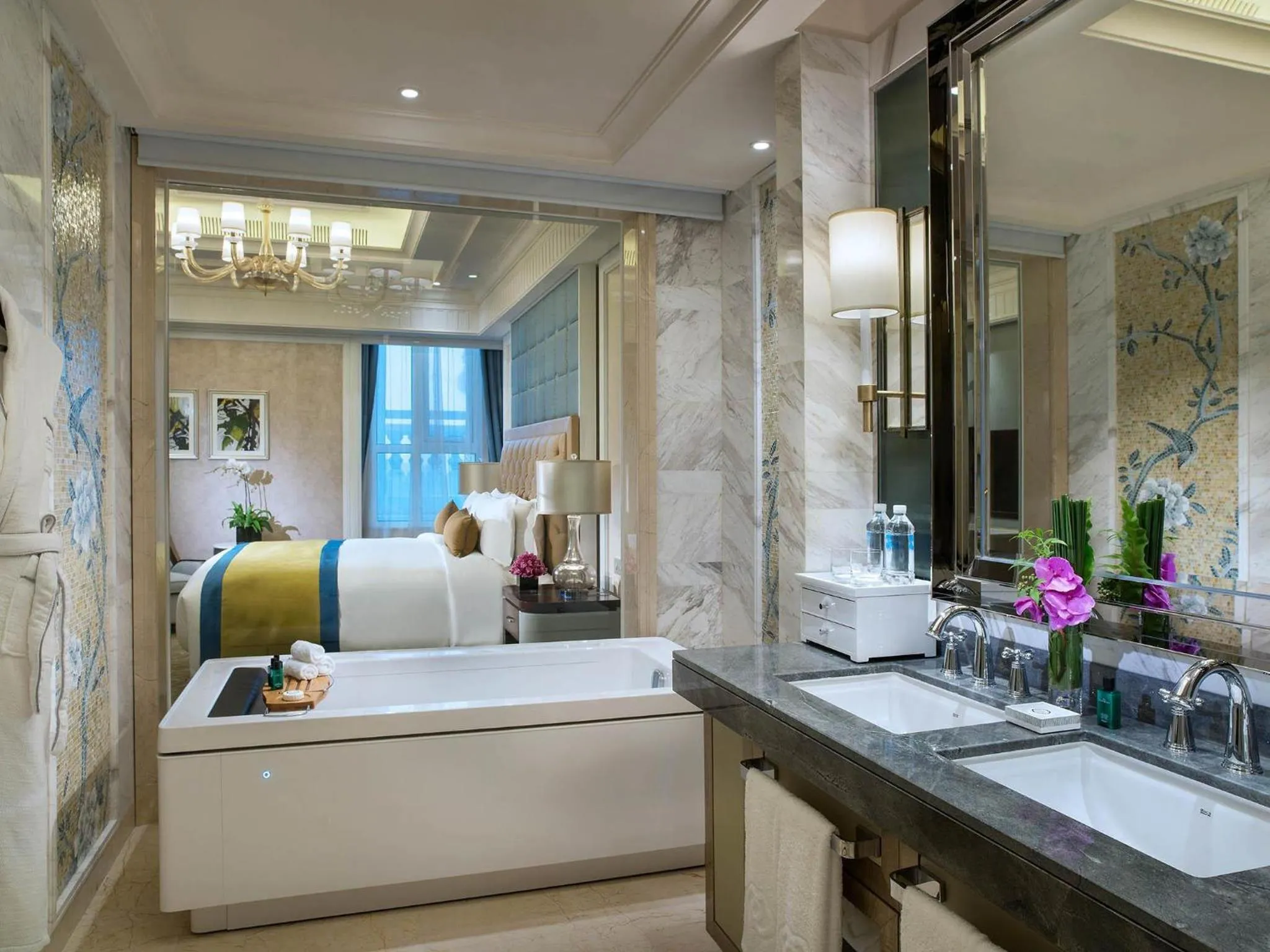 Bedroom in Sofitel Shanghai Hongqiao