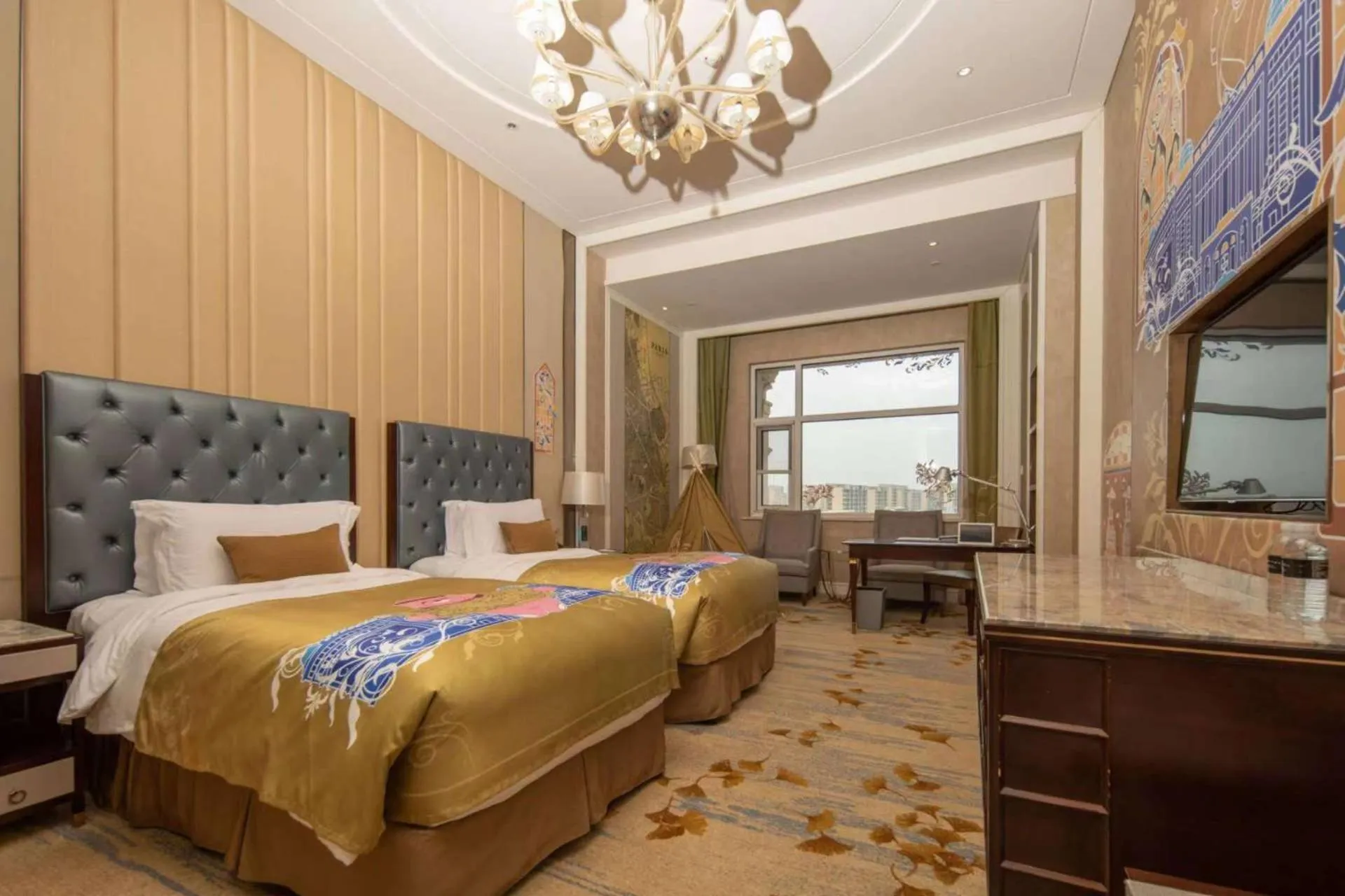 Bedroom, Bed in Sofitel Shanghai Hongqiao