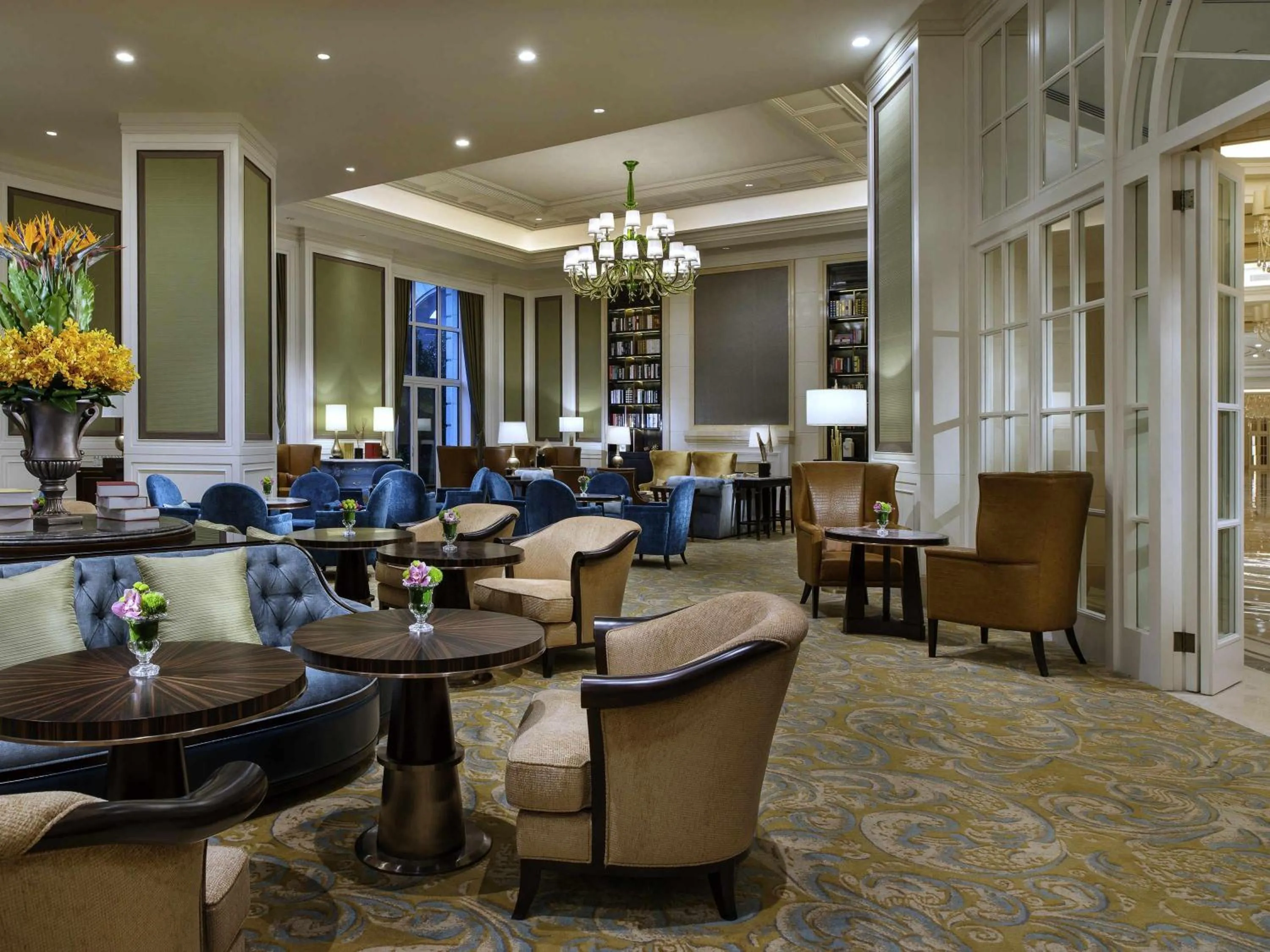 Lounge or bar in Sofitel Shanghai Hongqiao