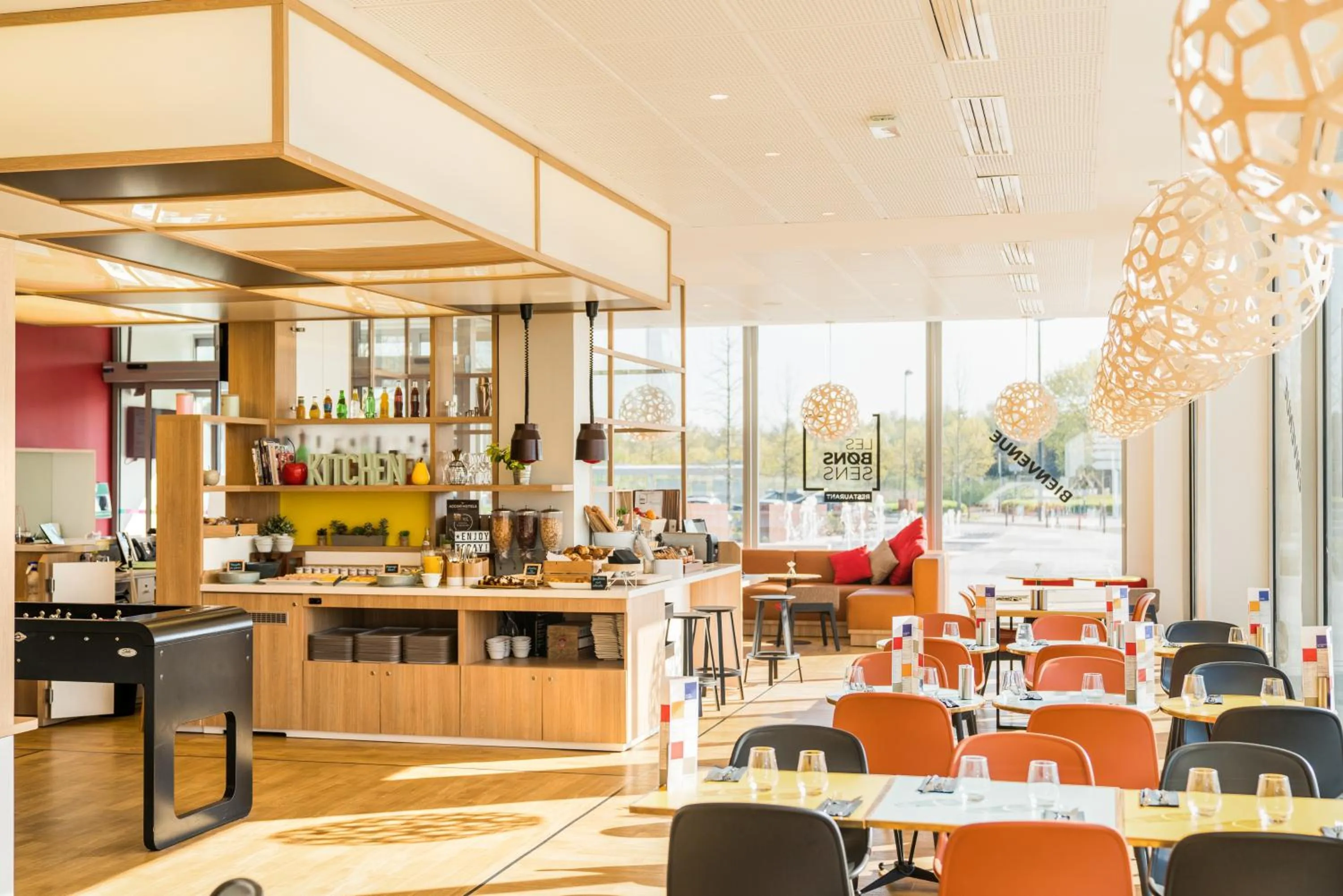 Restaurant/places to eat in ibis Styles Guyancourt Versailles