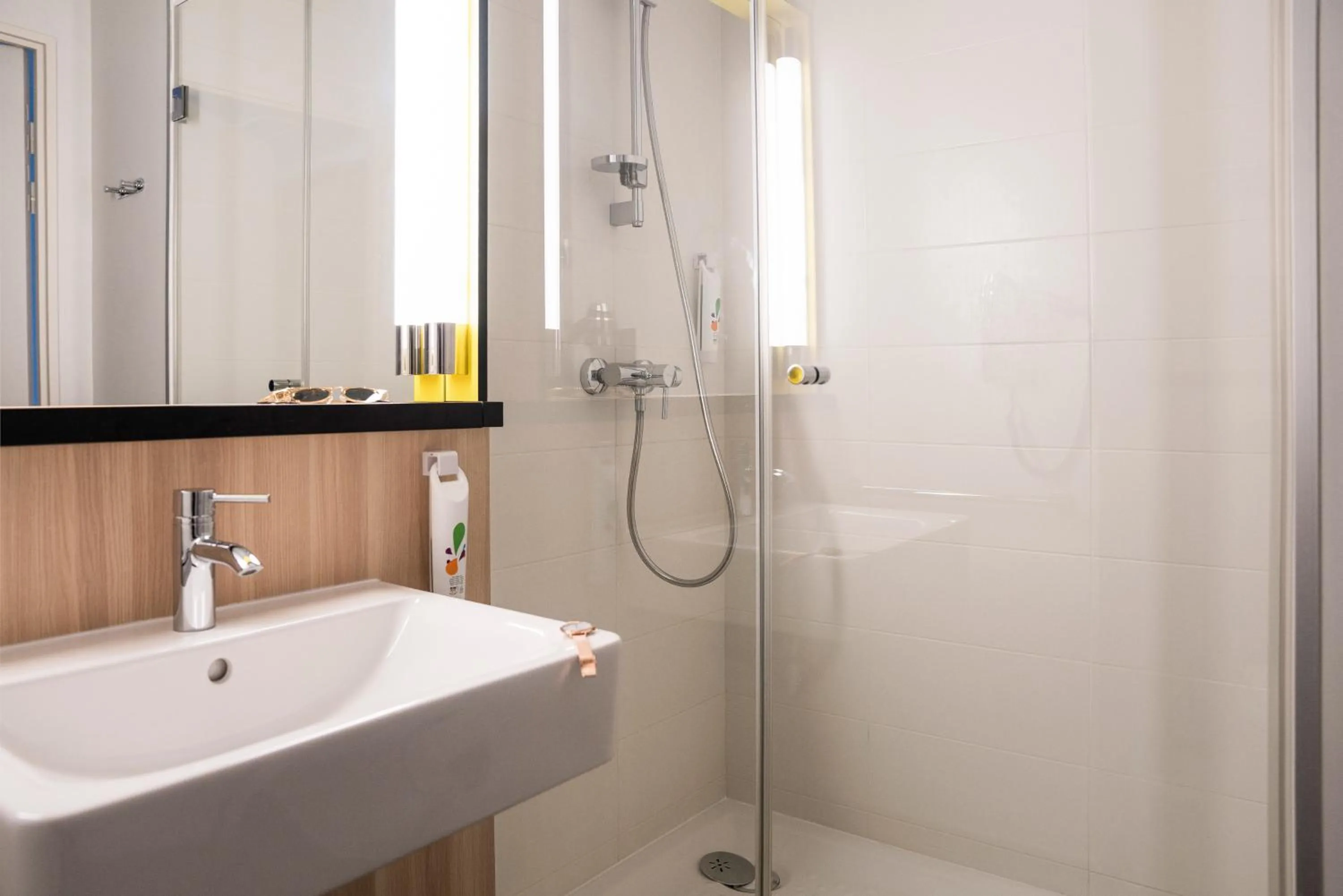 Shower in ibis Styles Guyancourt Versailles