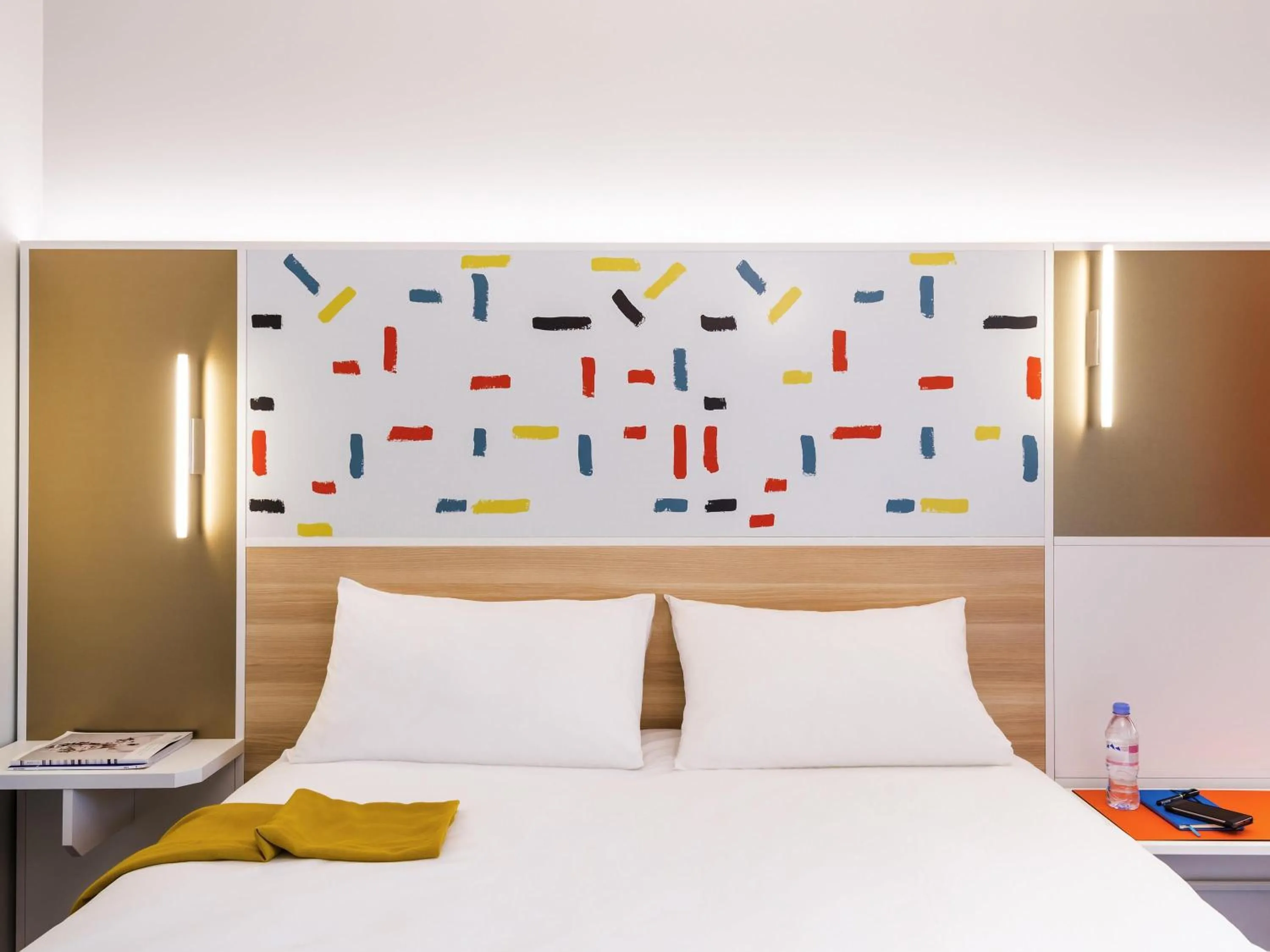 Bedroom, Bed in ibis Styles Guyancourt Versailles