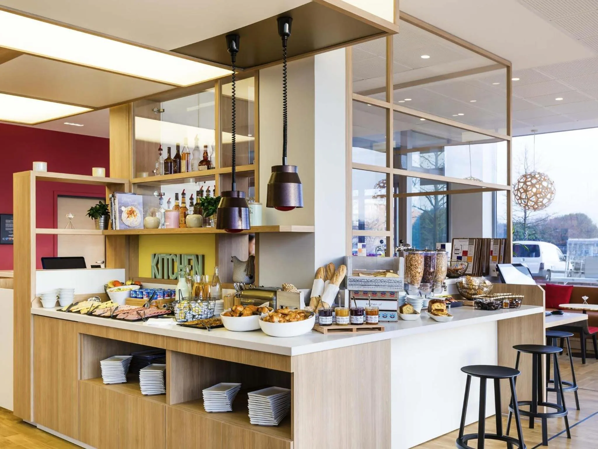 Restaurant/places to eat in ibis Styles Guyancourt Versailles