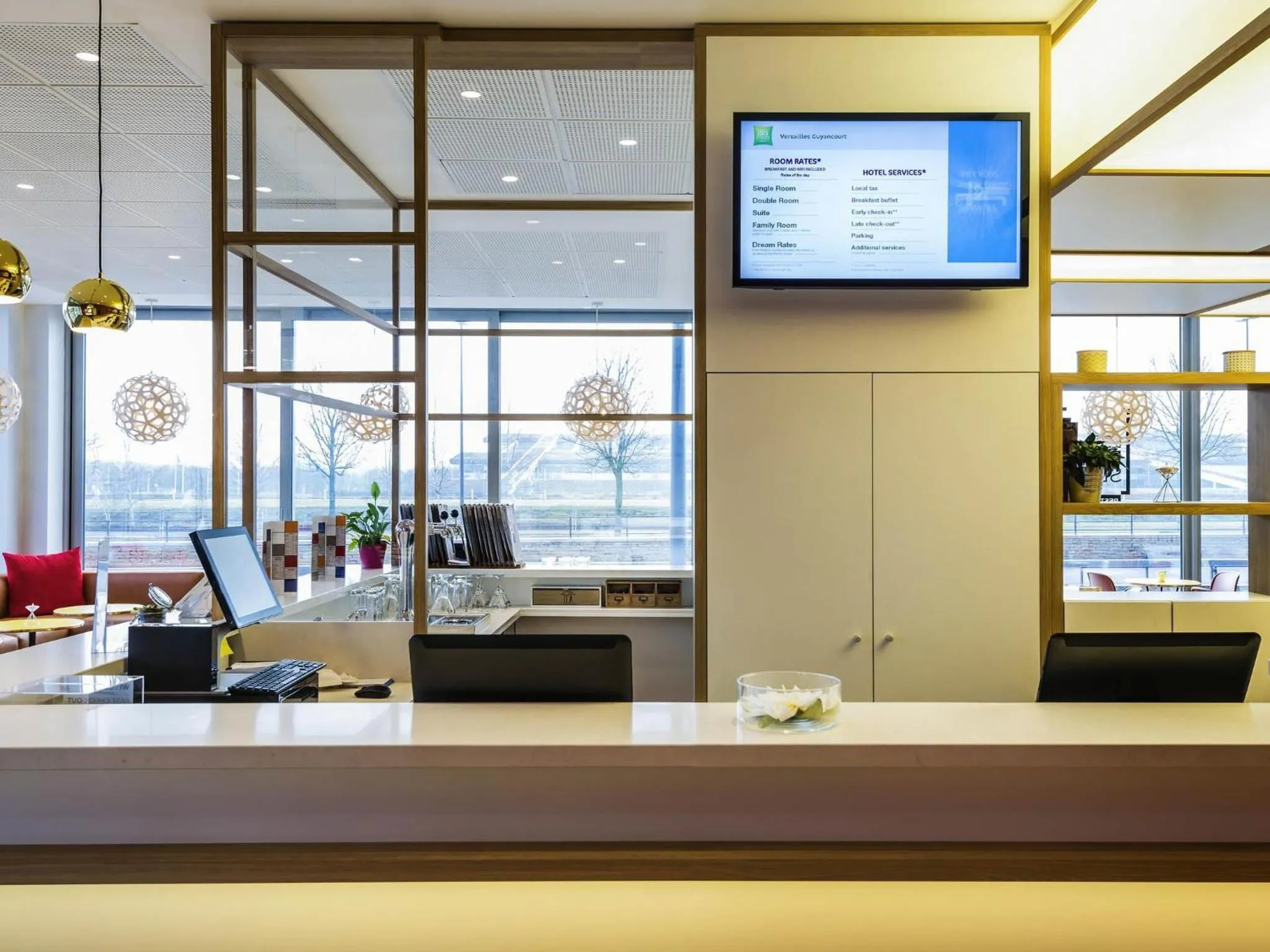 Property building in ibis Styles Guyancourt Versailles