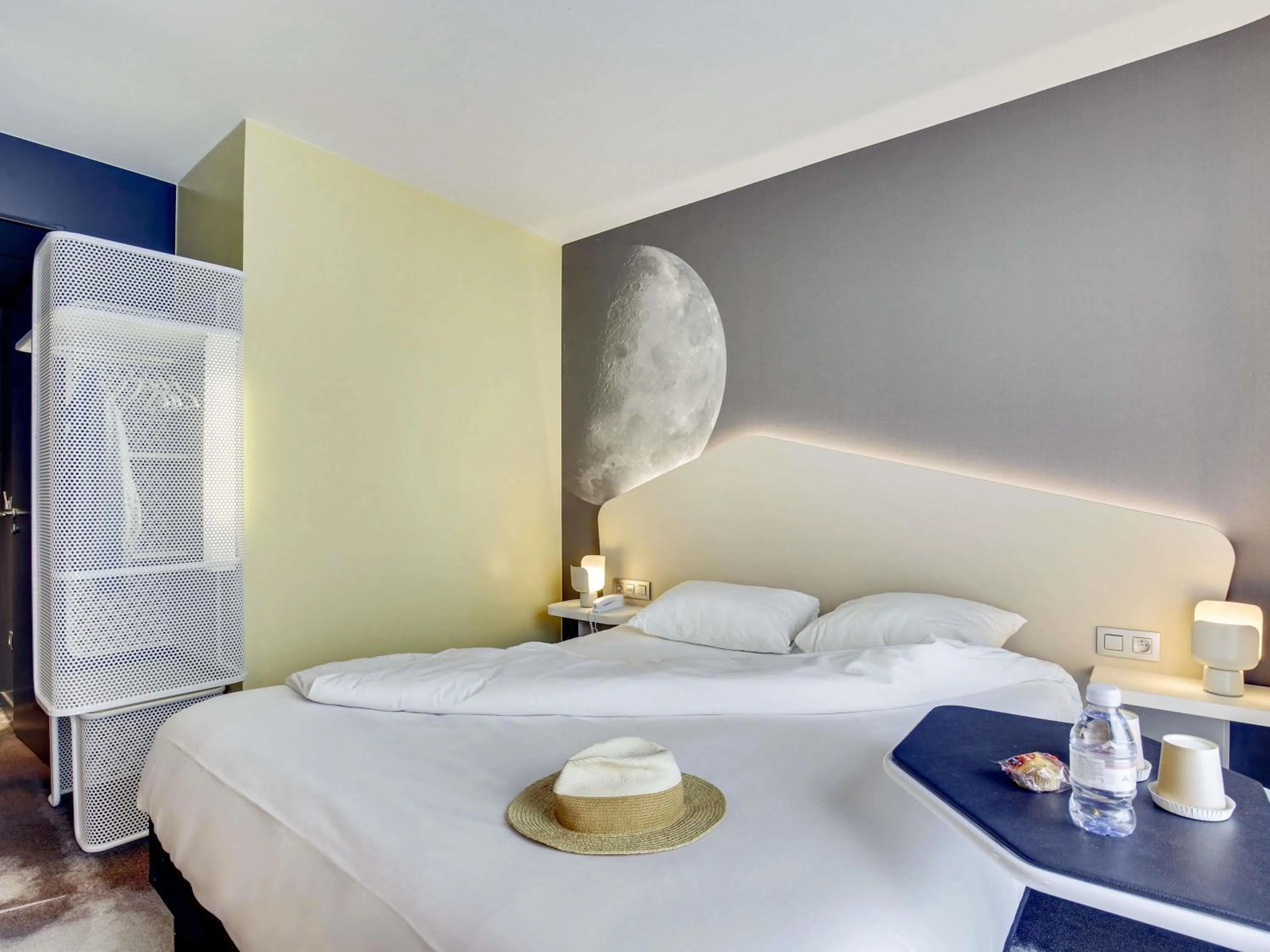 Bedroom, Bed in ibis Styles Paris Charles de Gaulle Airport