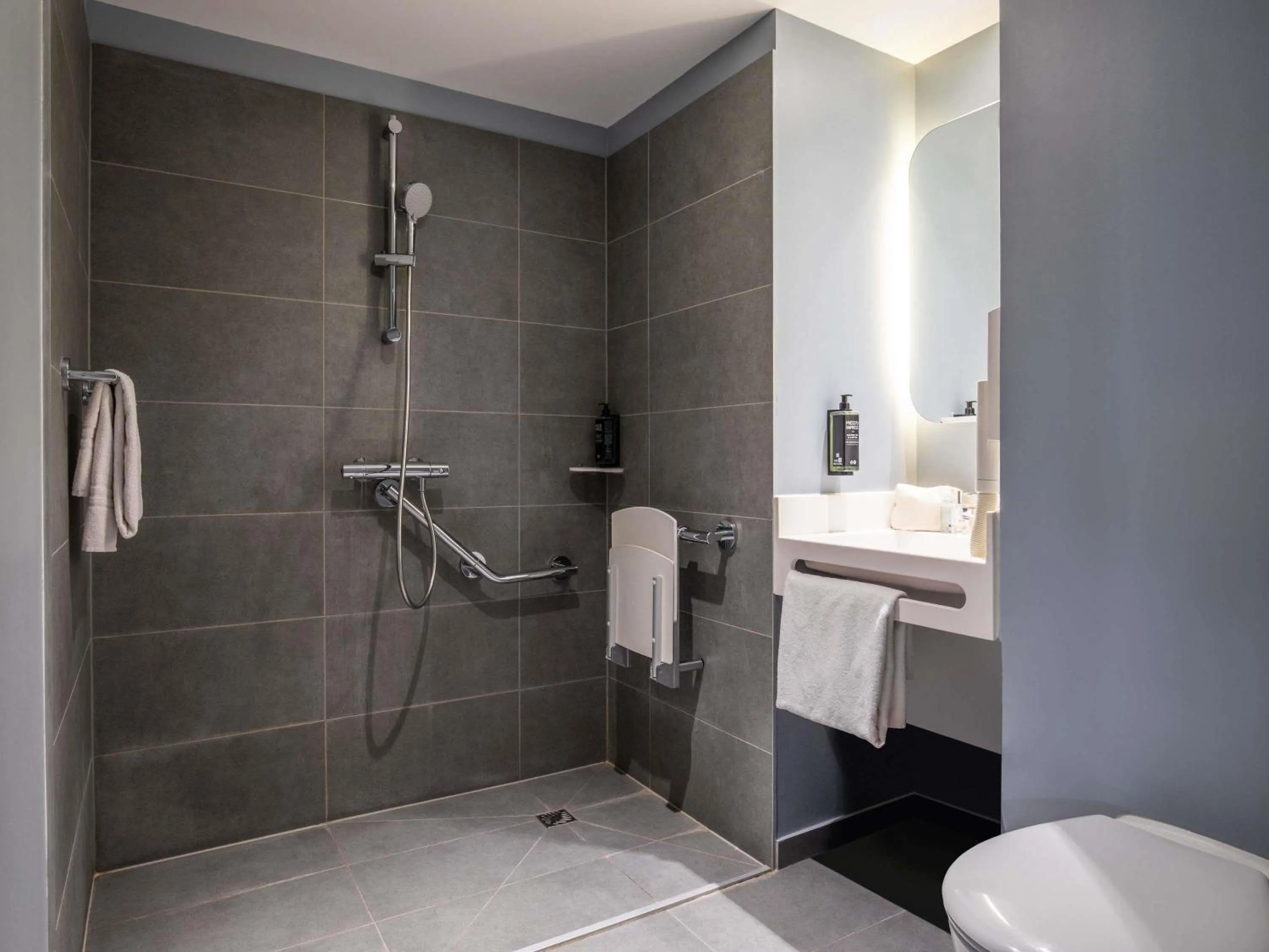 Bedroom in ibis Styles Paris Charles de Gaulle Airport