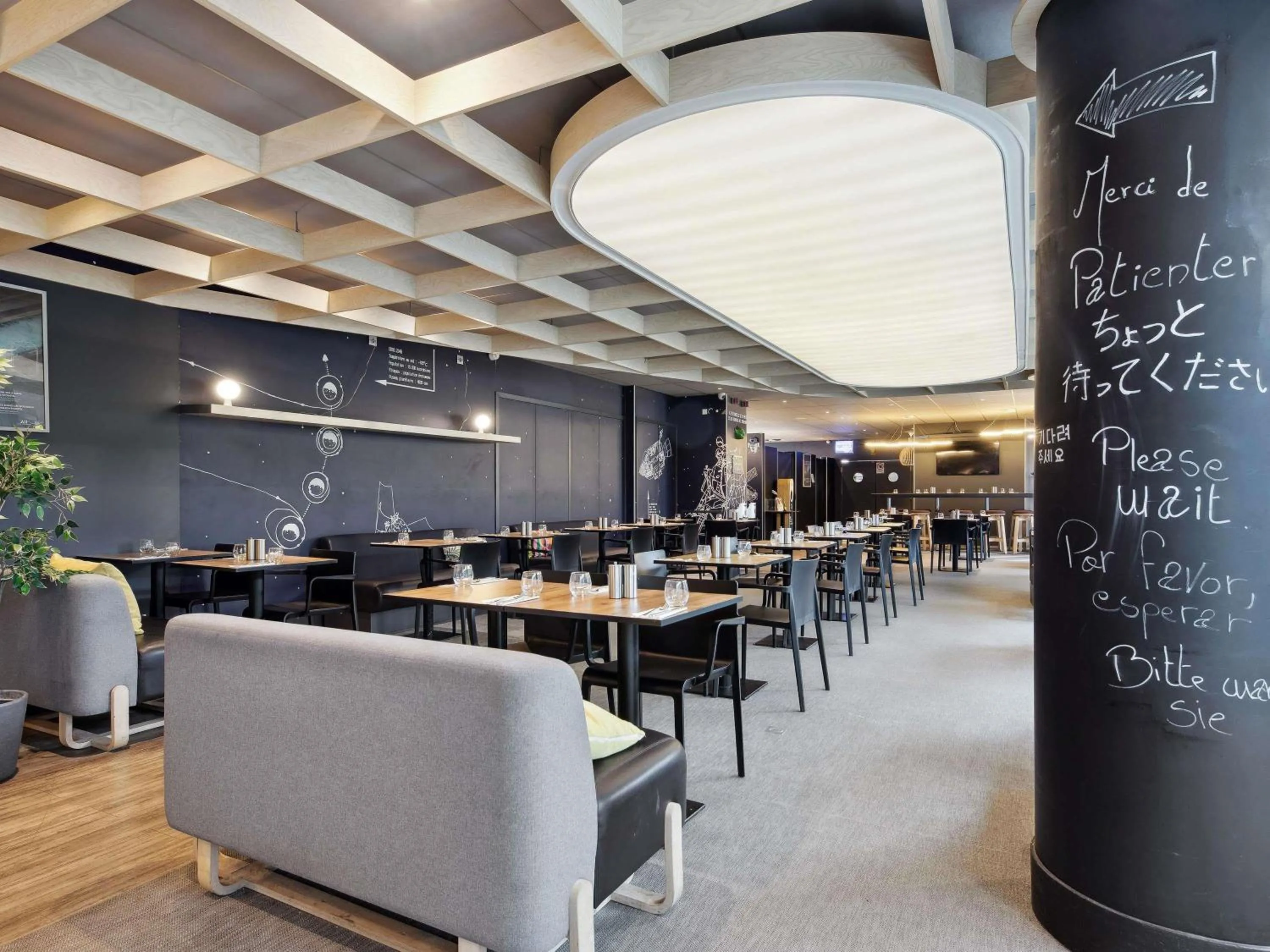 Restaurant/places to eat in ibis Styles Paris Charles de Gaulle Airport