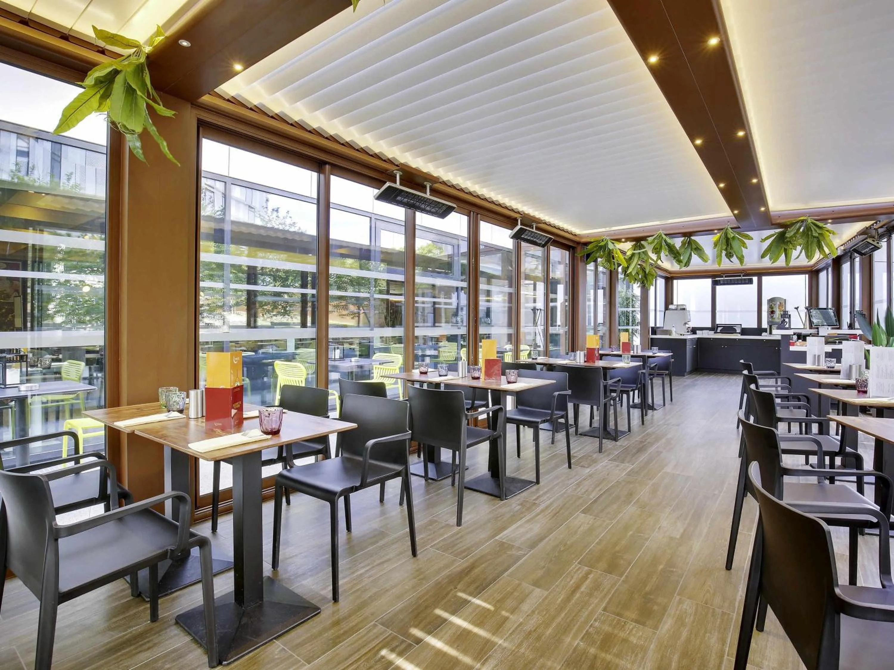 Restaurant/places to eat in ibis Styles Paris Charles de Gaulle Airport