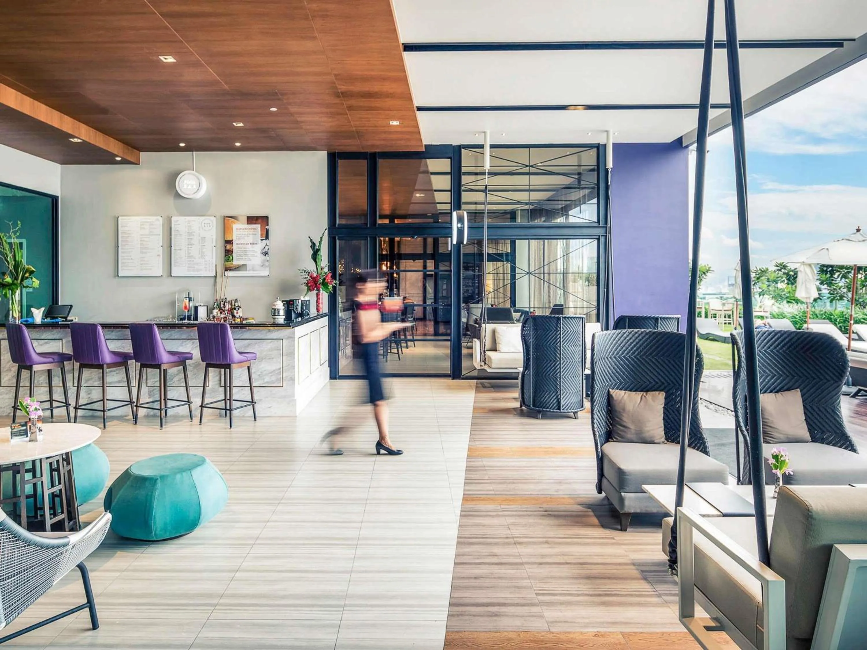 Lounge or bar in Mercure Bangkok Makkasan