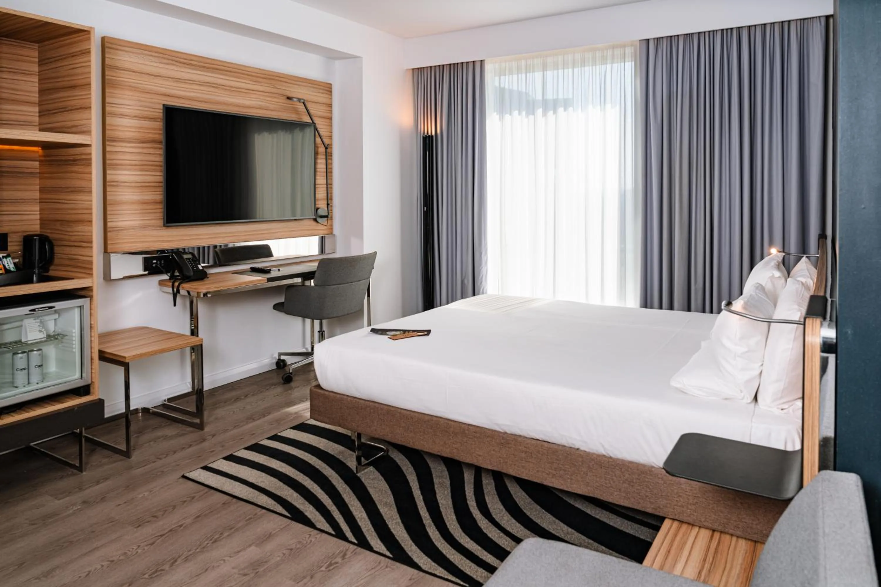 Photo of the whole room, Bed in Novotel London Canary Wharf