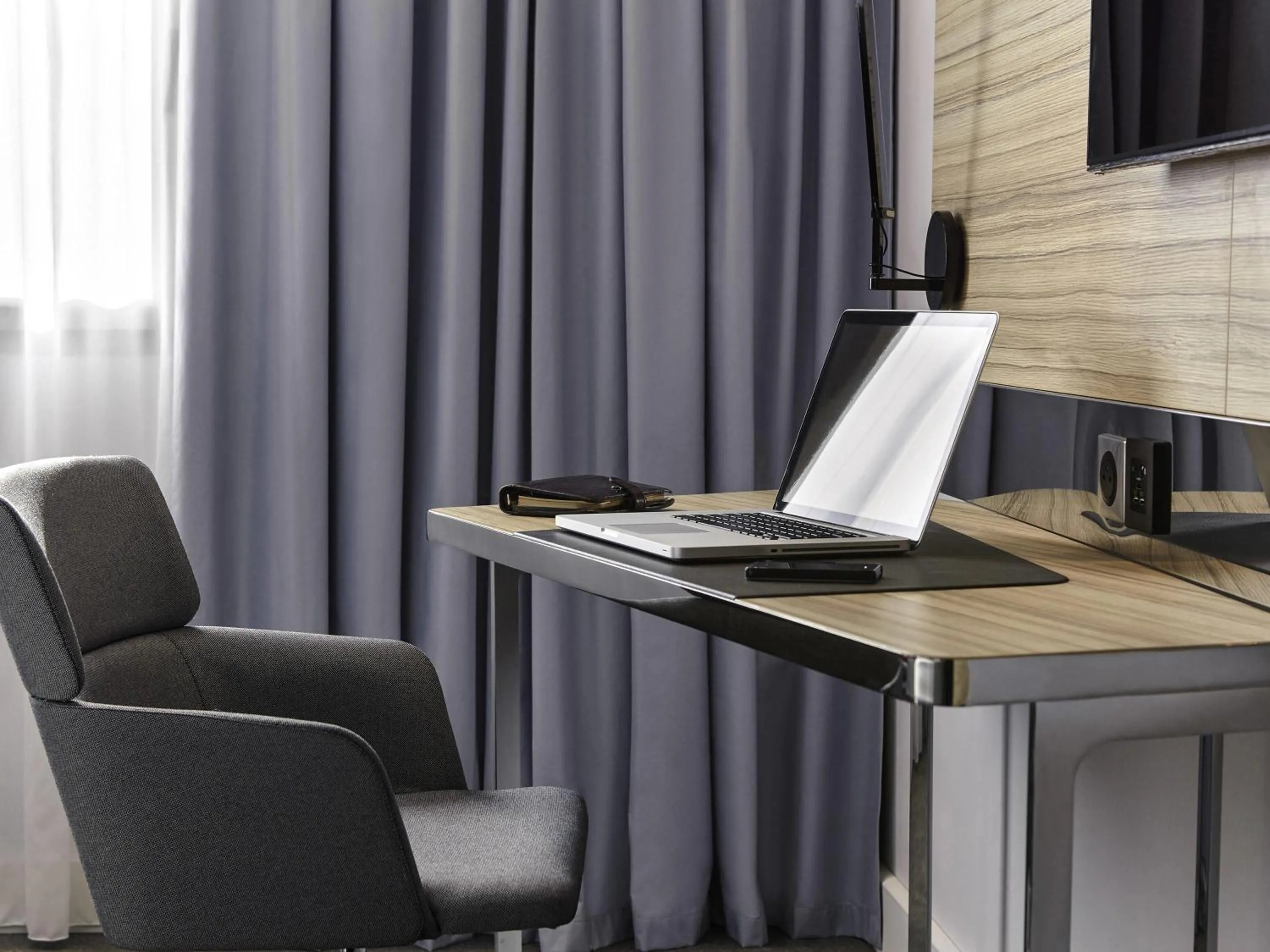 Bedroom in Novotel London Canary Wharf