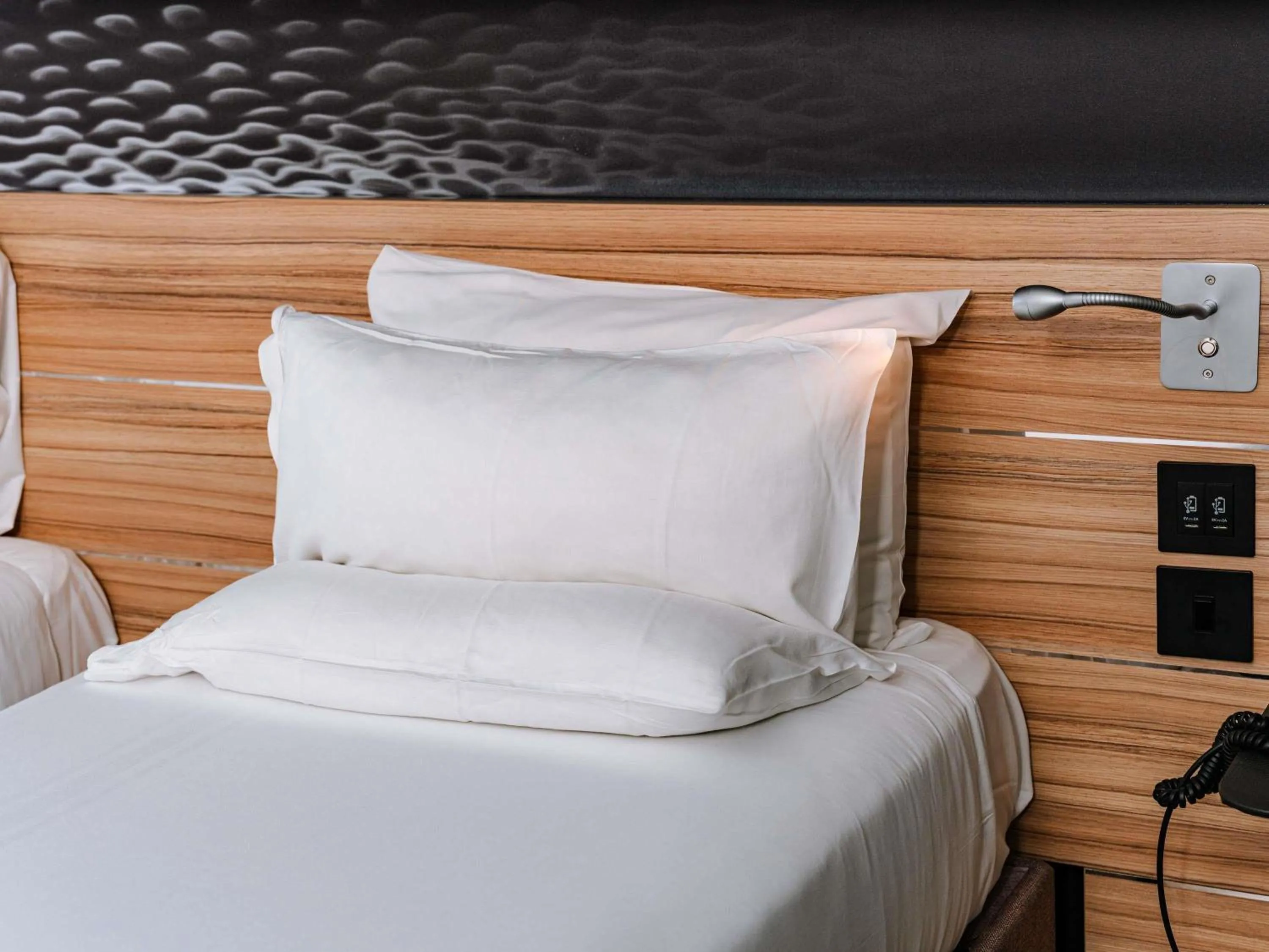 Bedroom, Bed in Novotel London Canary Wharf