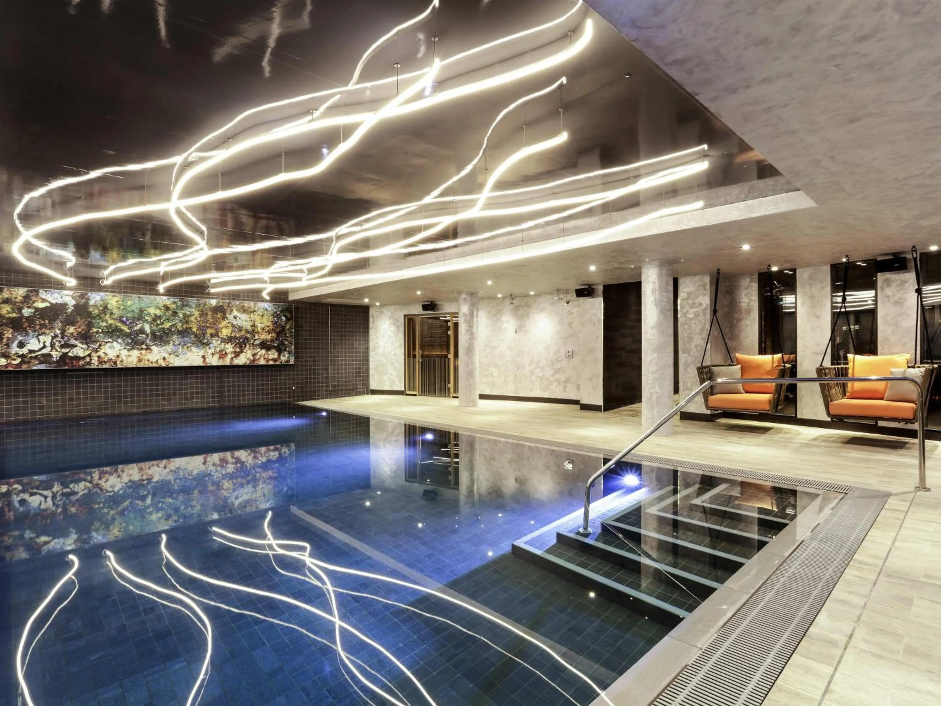 Property building in Novotel London Canary Wharf