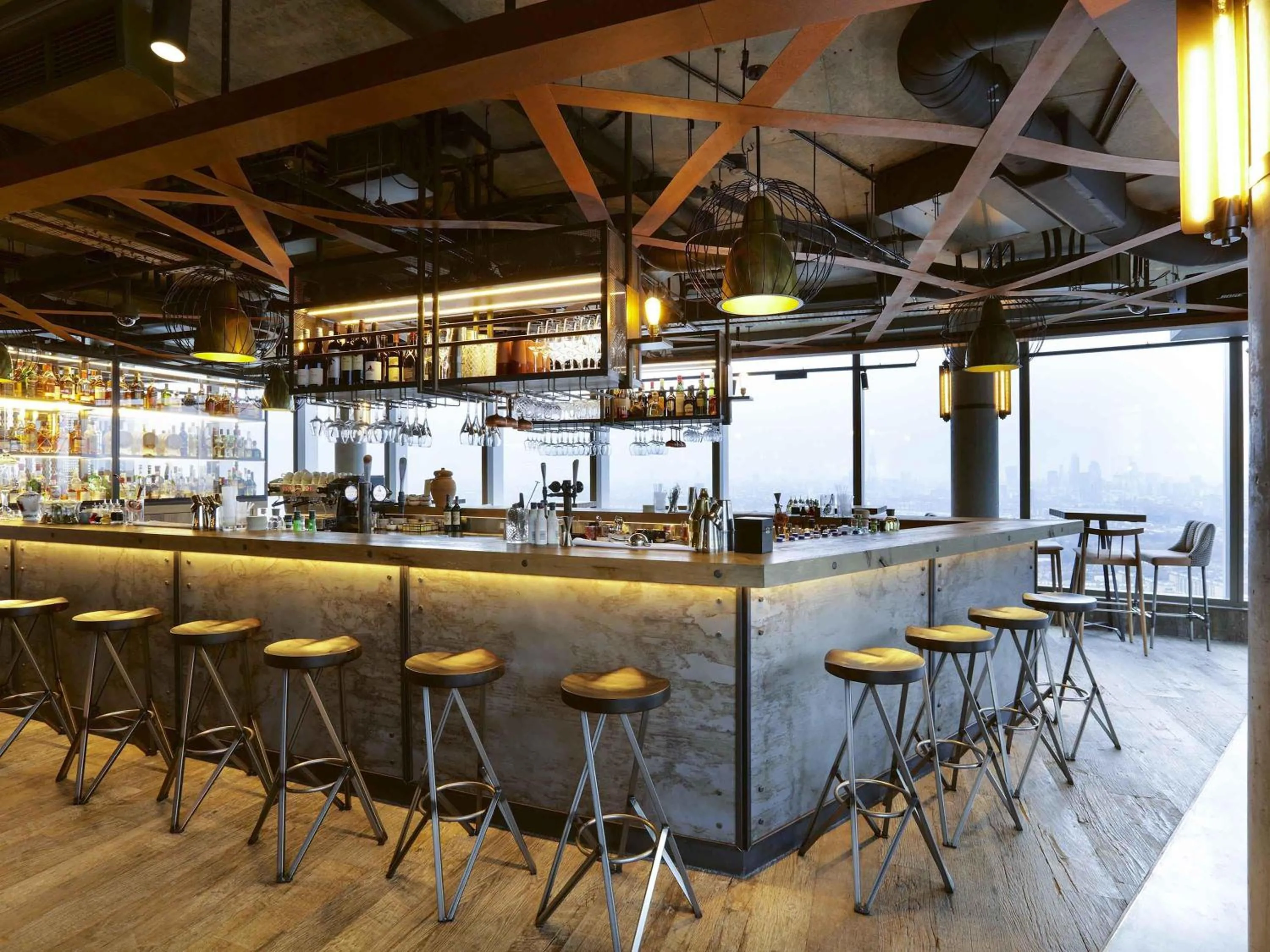 Lounge or bar in Novotel London Canary Wharf