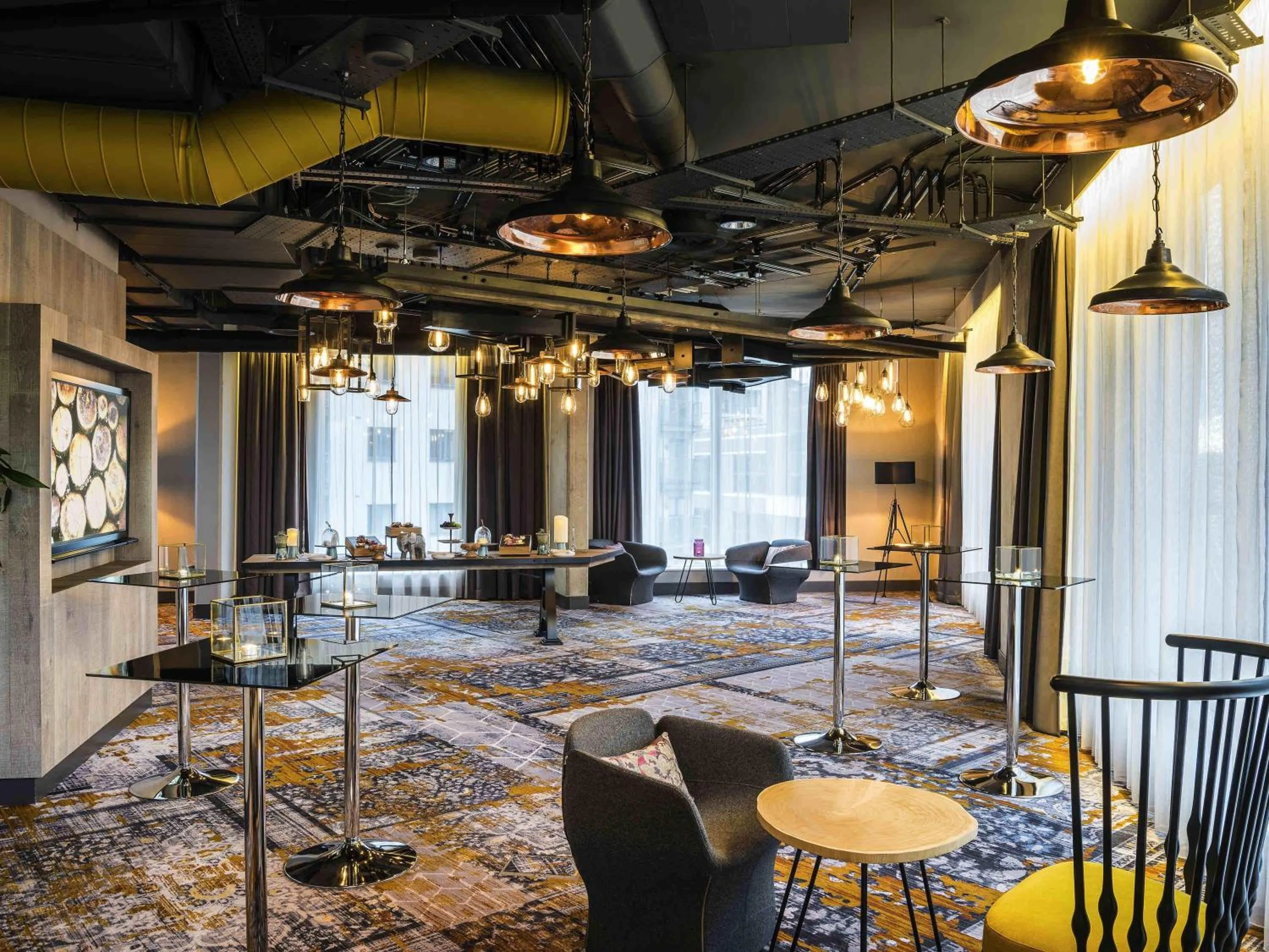 Property building in Novotel London Canary Wharf