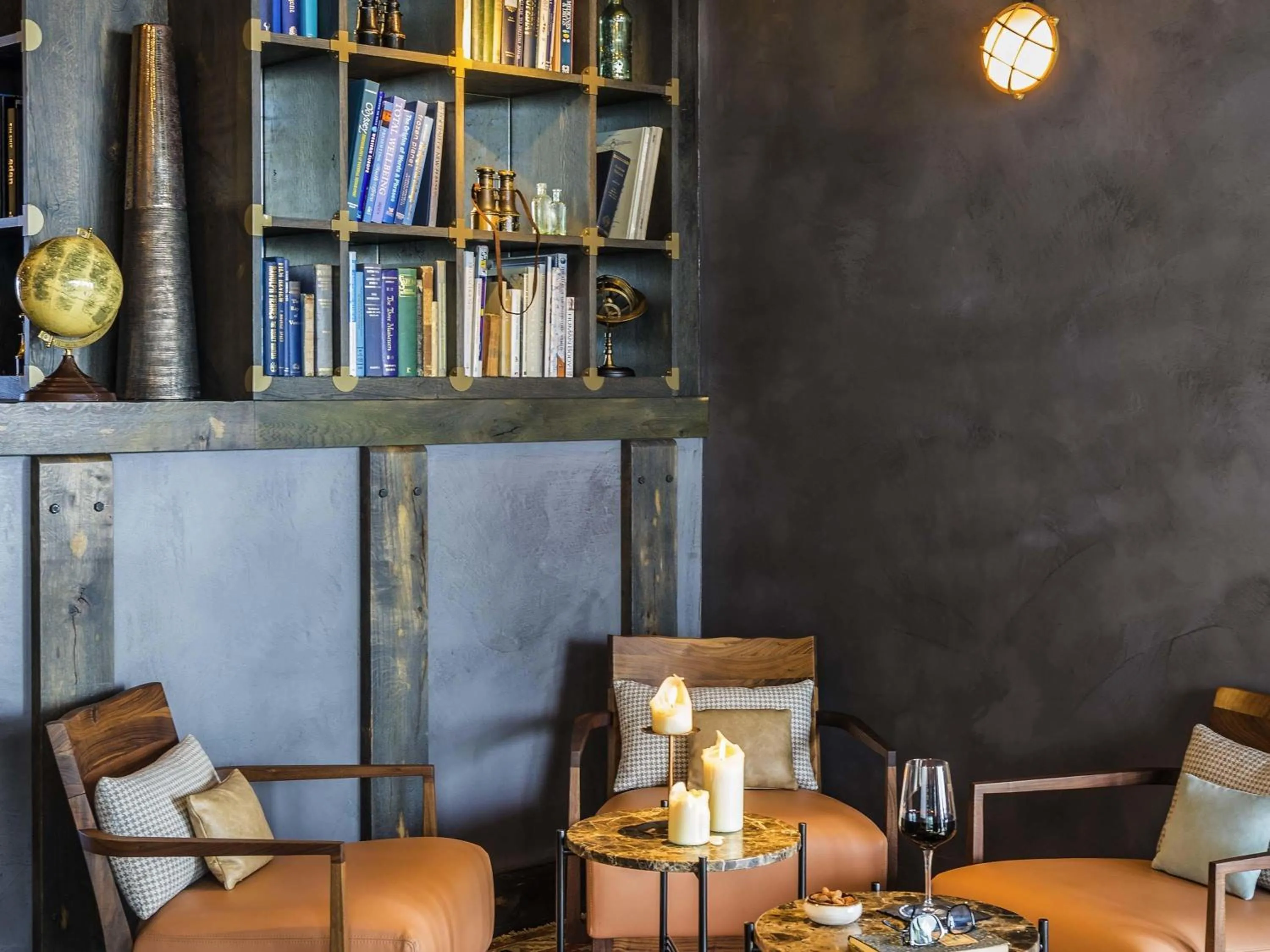 Lounge or bar in Novotel London Canary Wharf