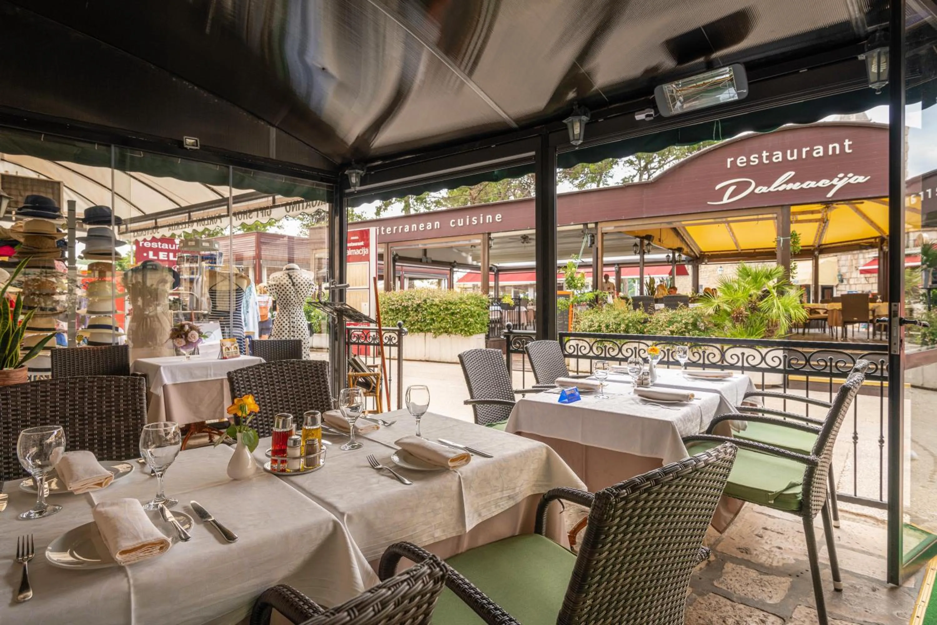 Restaurant/places to eat in Boutique Hotel Villa Pattiera