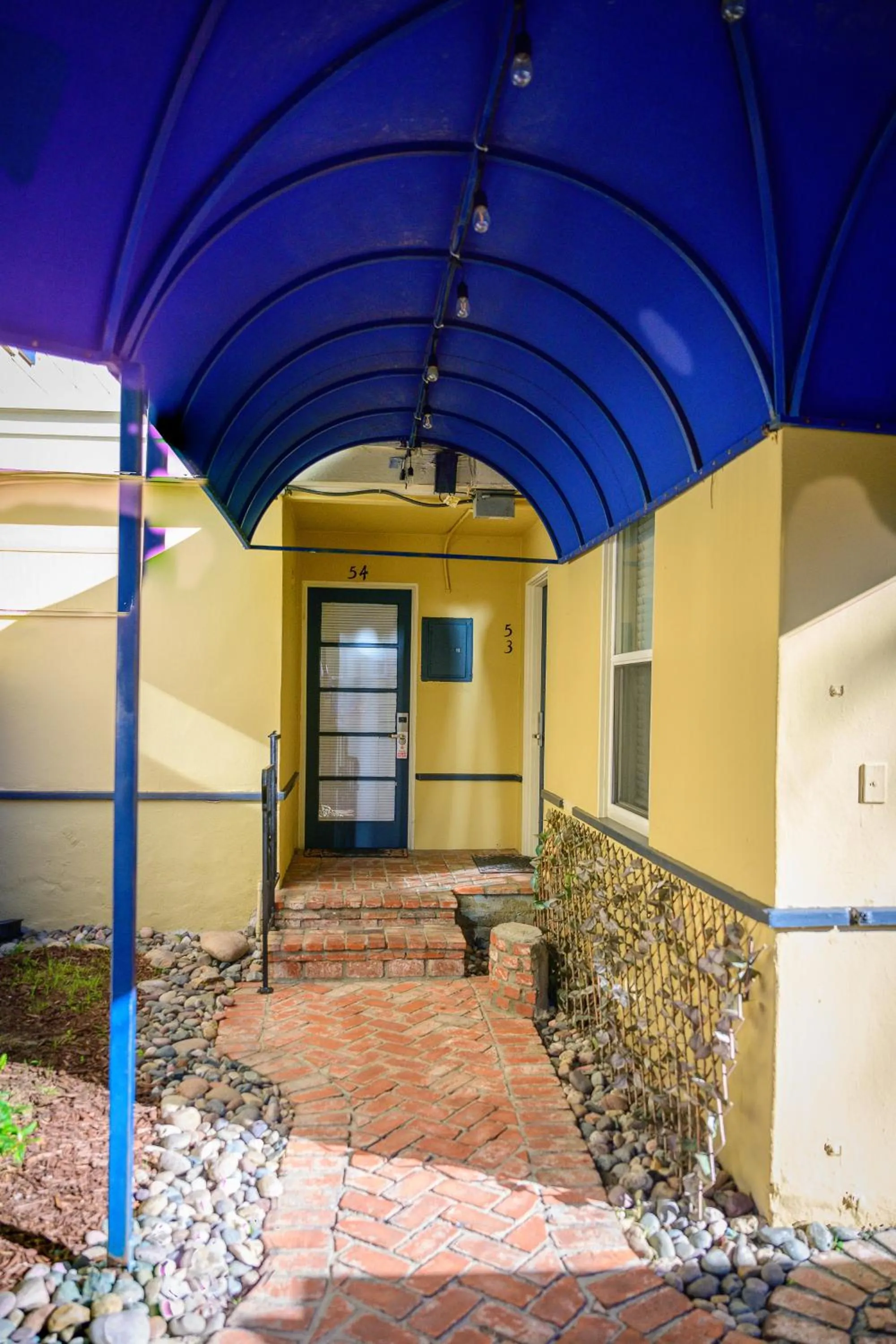 Property building in Coronado Inn