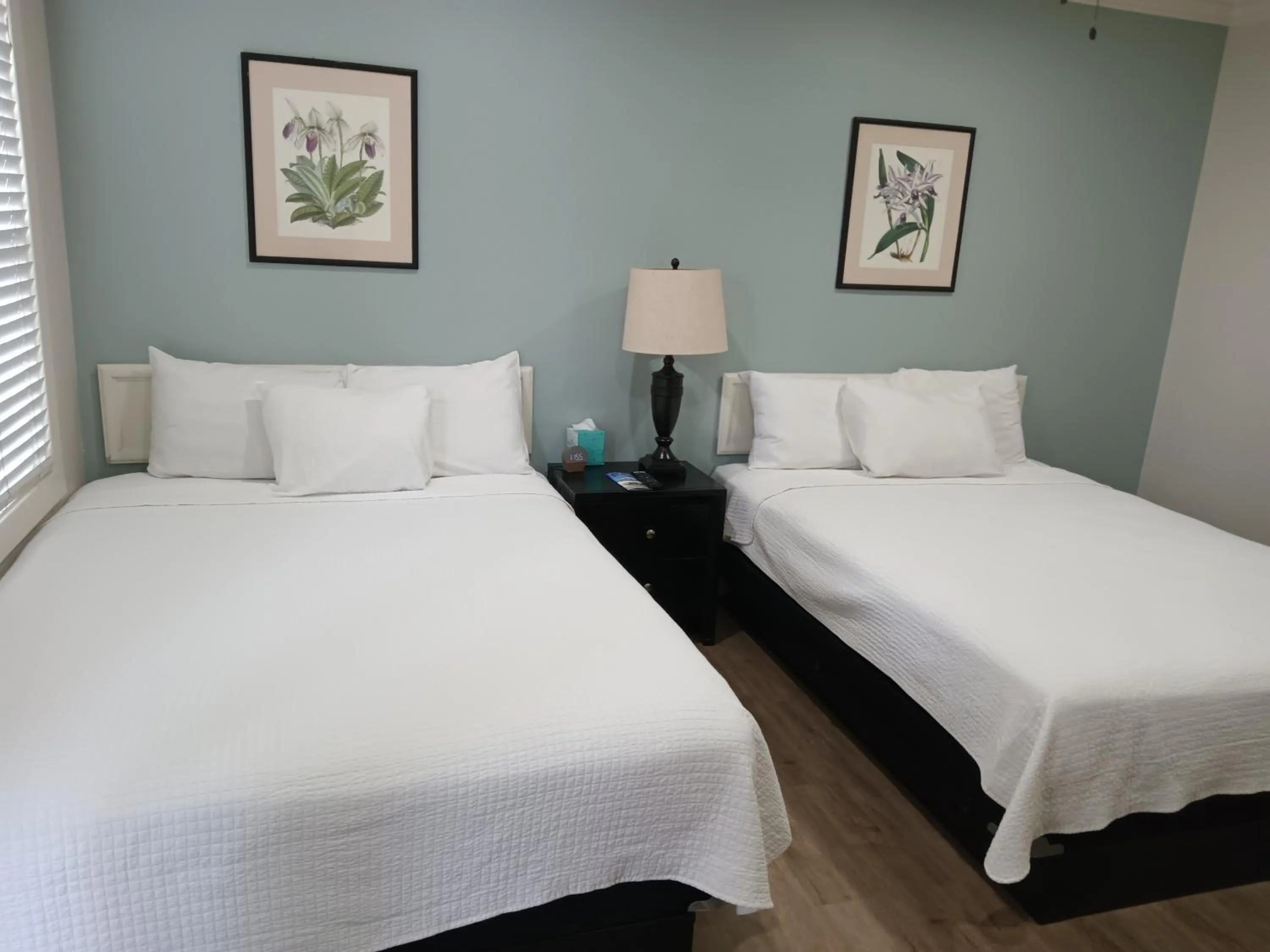 Bedroom, Bed in Coronado Inn