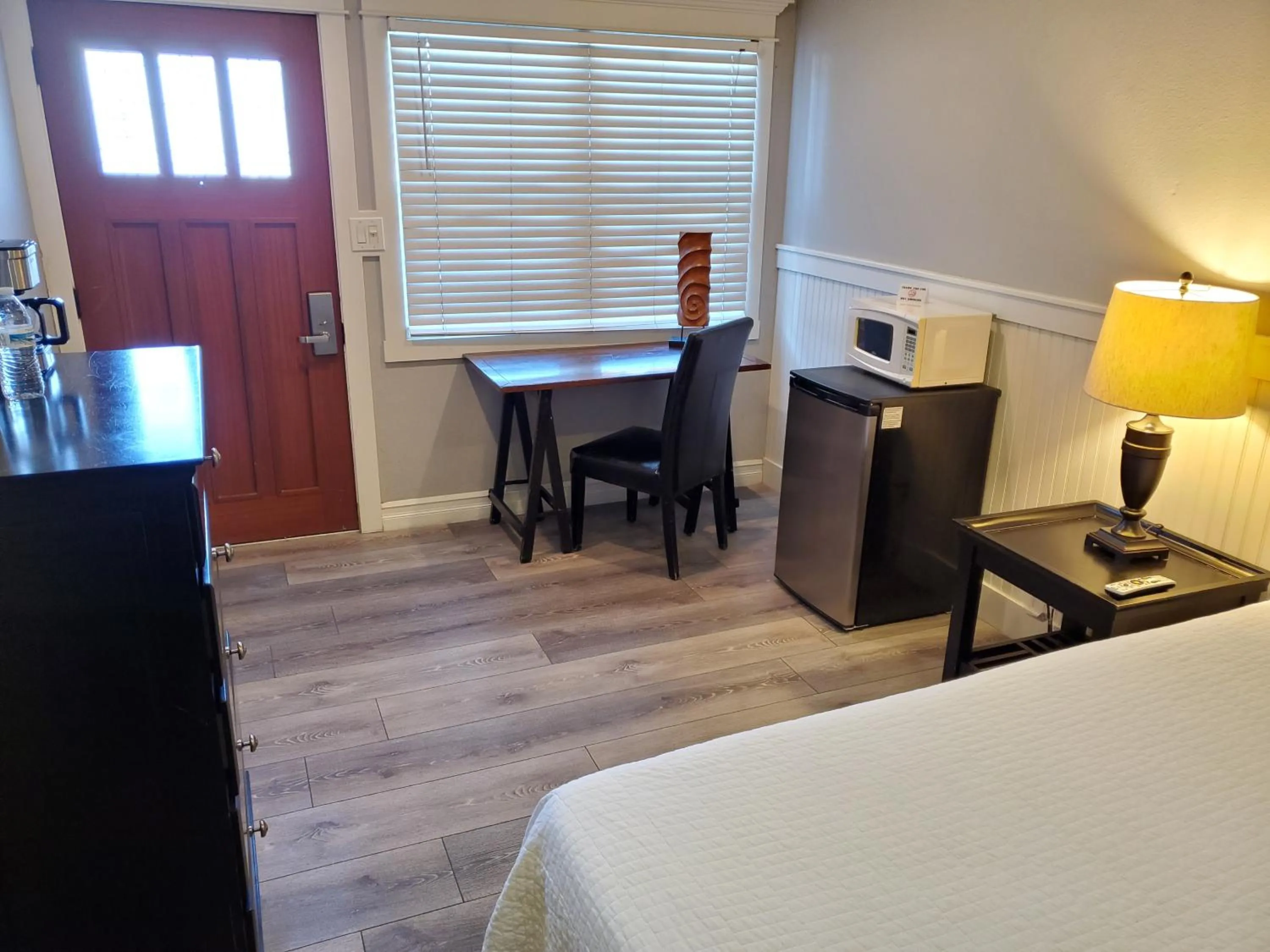 Bedroom, Bed in Coronado Inn