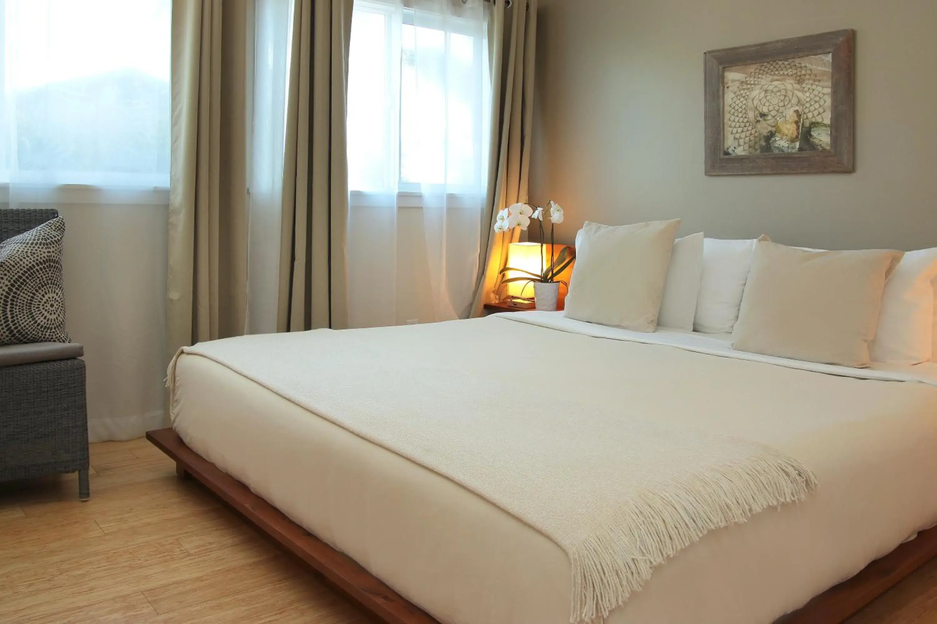 Deluxe Family Suite in Inn at Moonlight Beach Deluxe Family Suite in Inn at Moonlight Beach