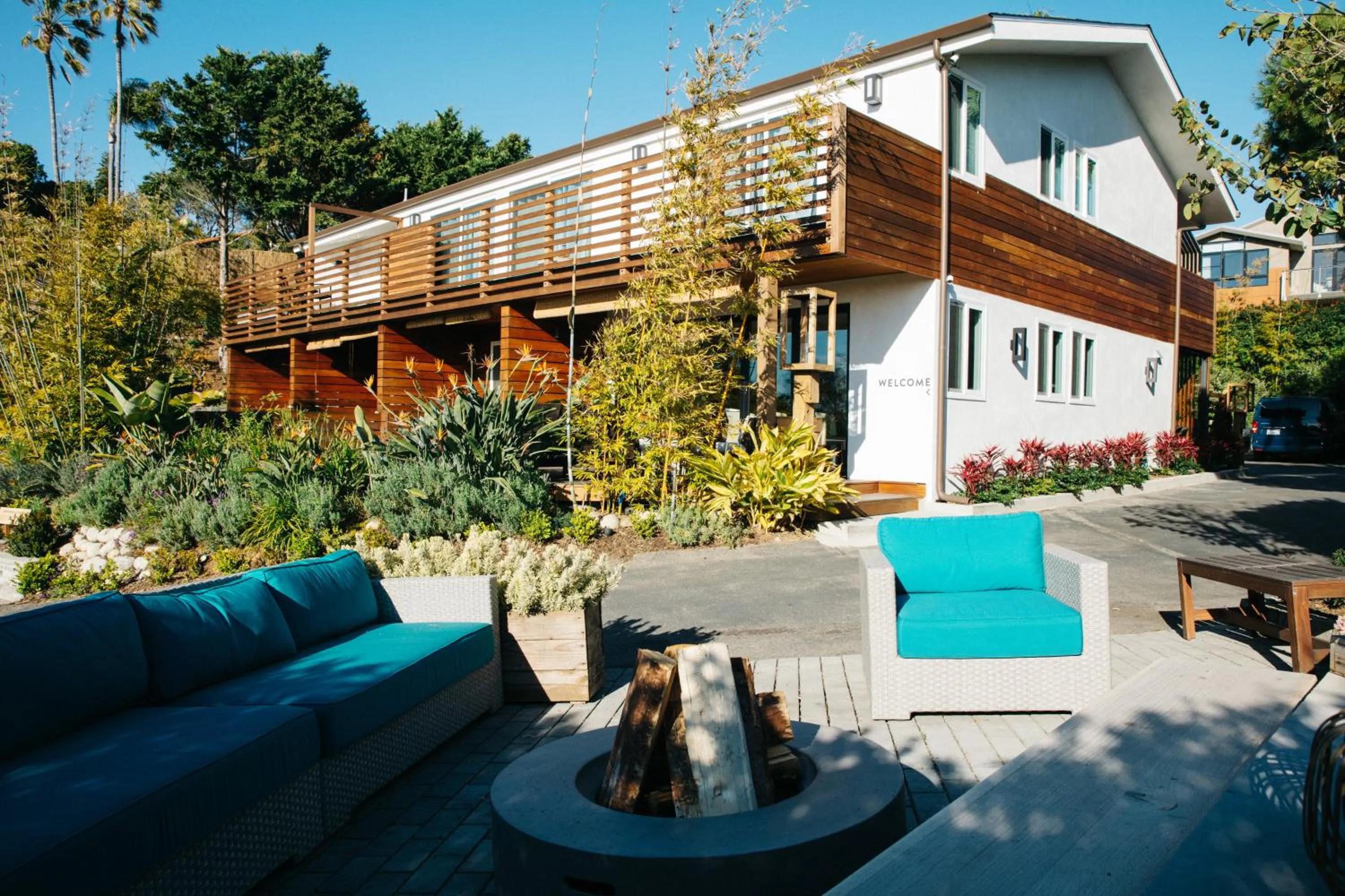 Facade/entrance in Inn at Moonlight Beach