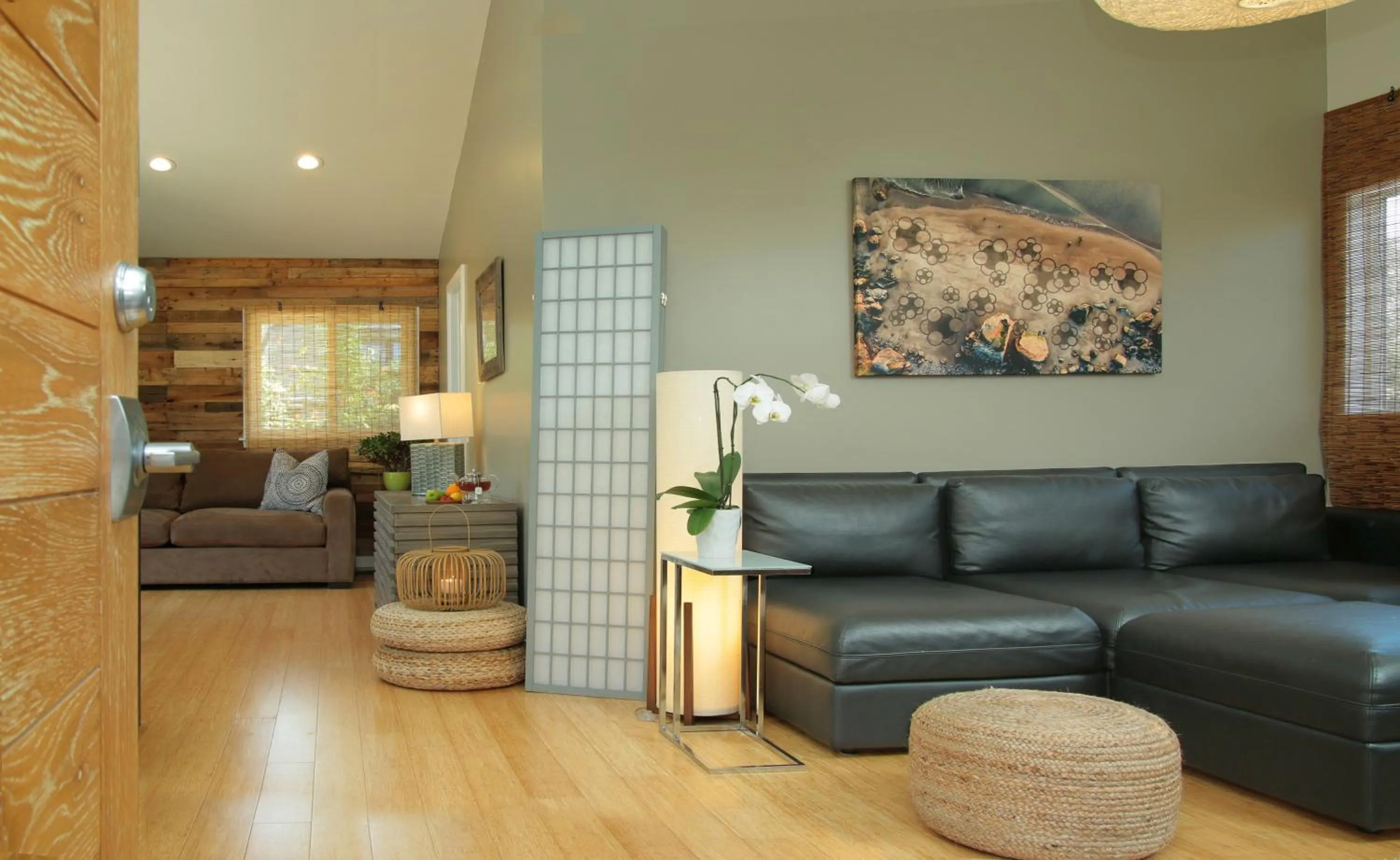 Living room in Inn at Moonlight Beach