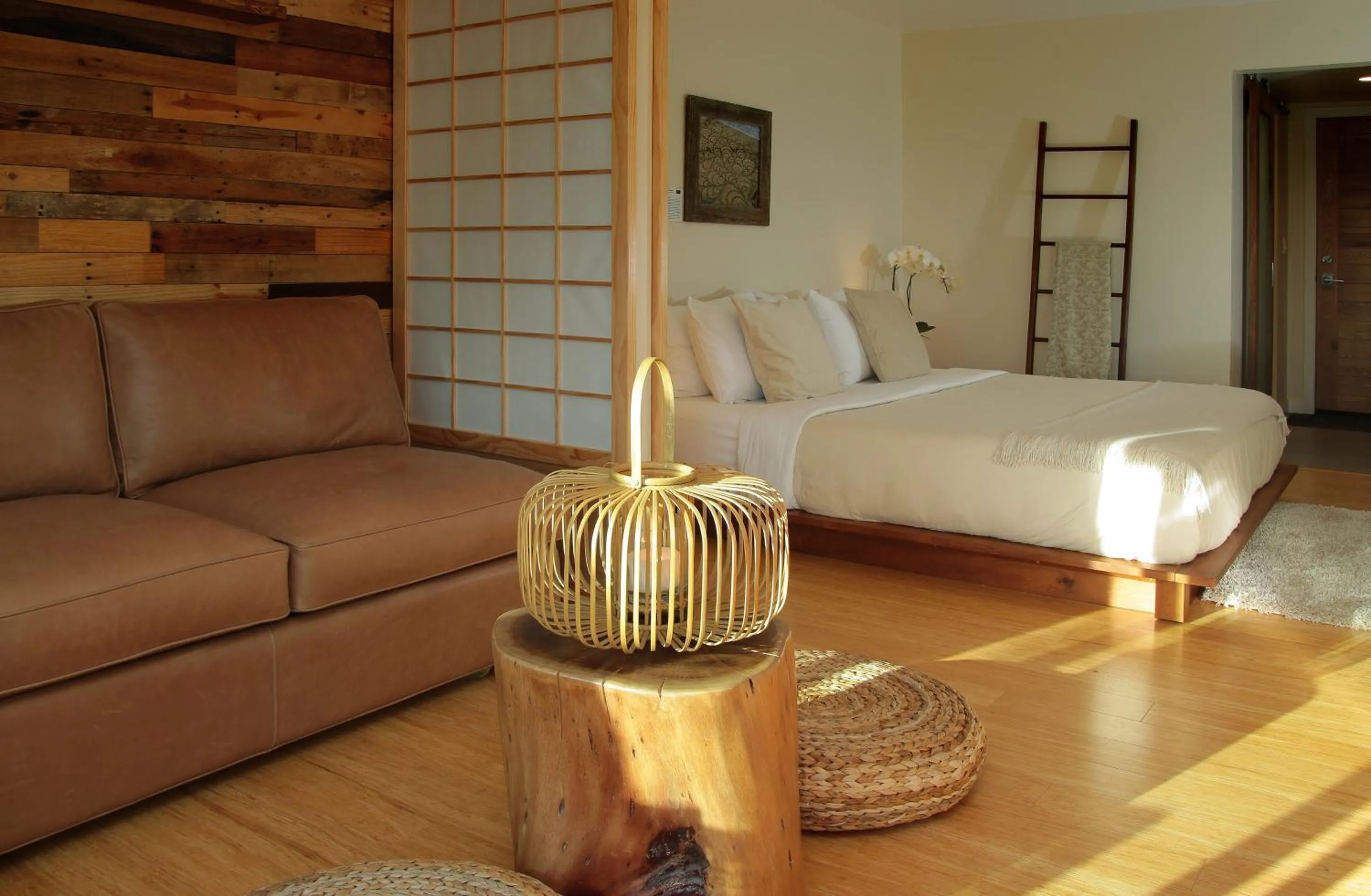 Bed in Inn at Moonlight Beach