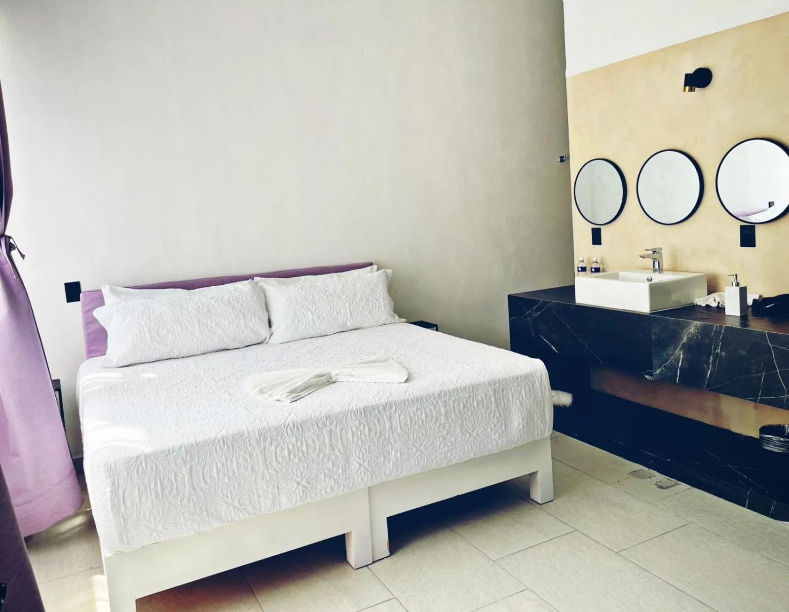 Bed in Rancho Macloy Hotel Spa & Social Events