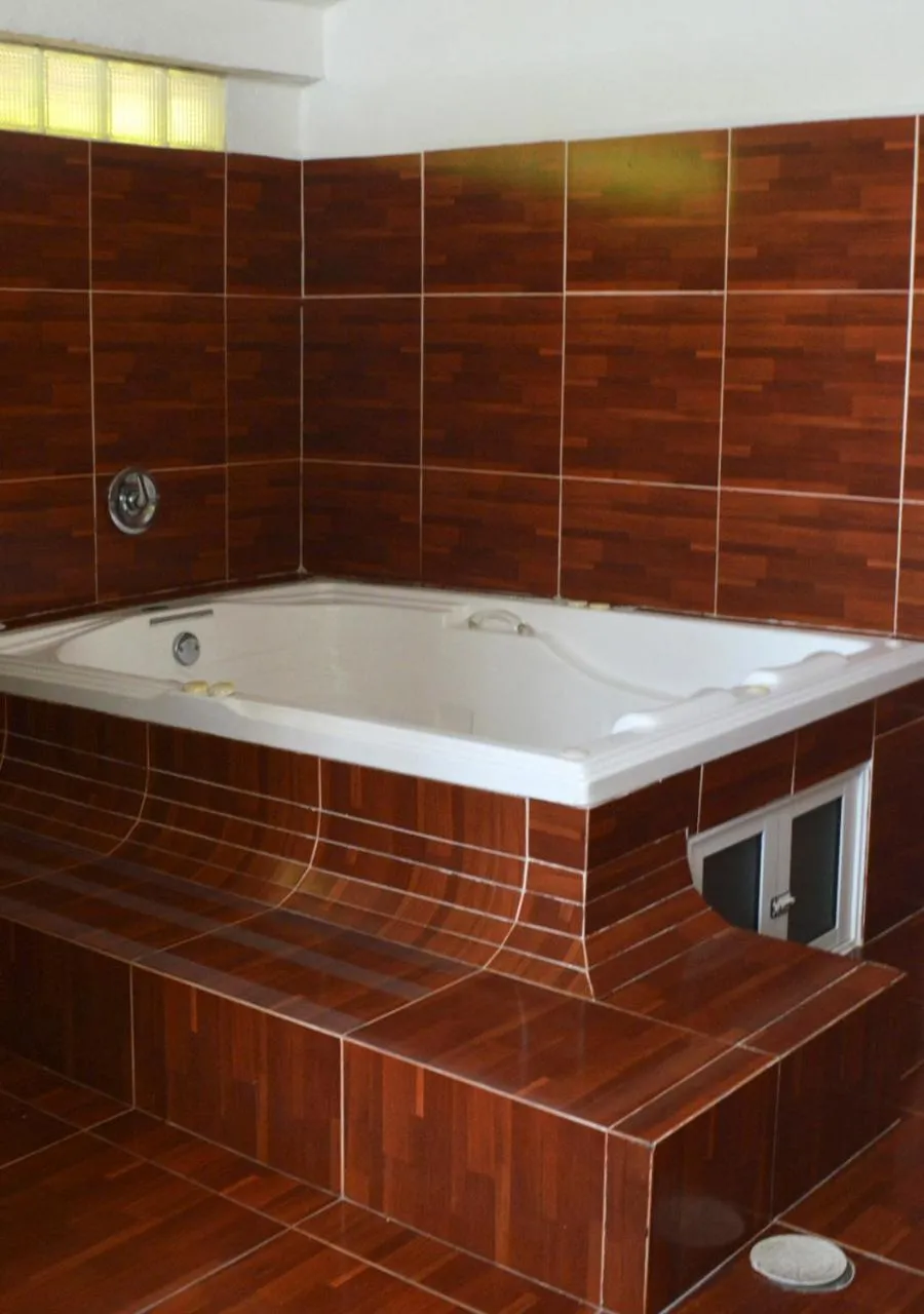 Hot Tub in Rancho Macloy Hotel Spa & Social Events