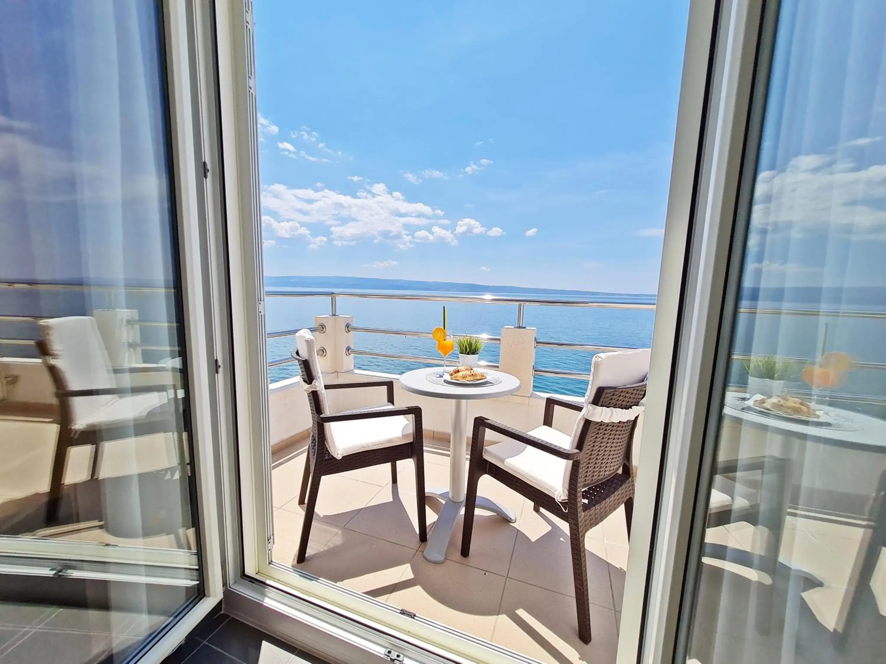 Double Room with Sea View and Balcony in Hotel Sunce Double Room with Sea View and Balcony in Hotel Sunce