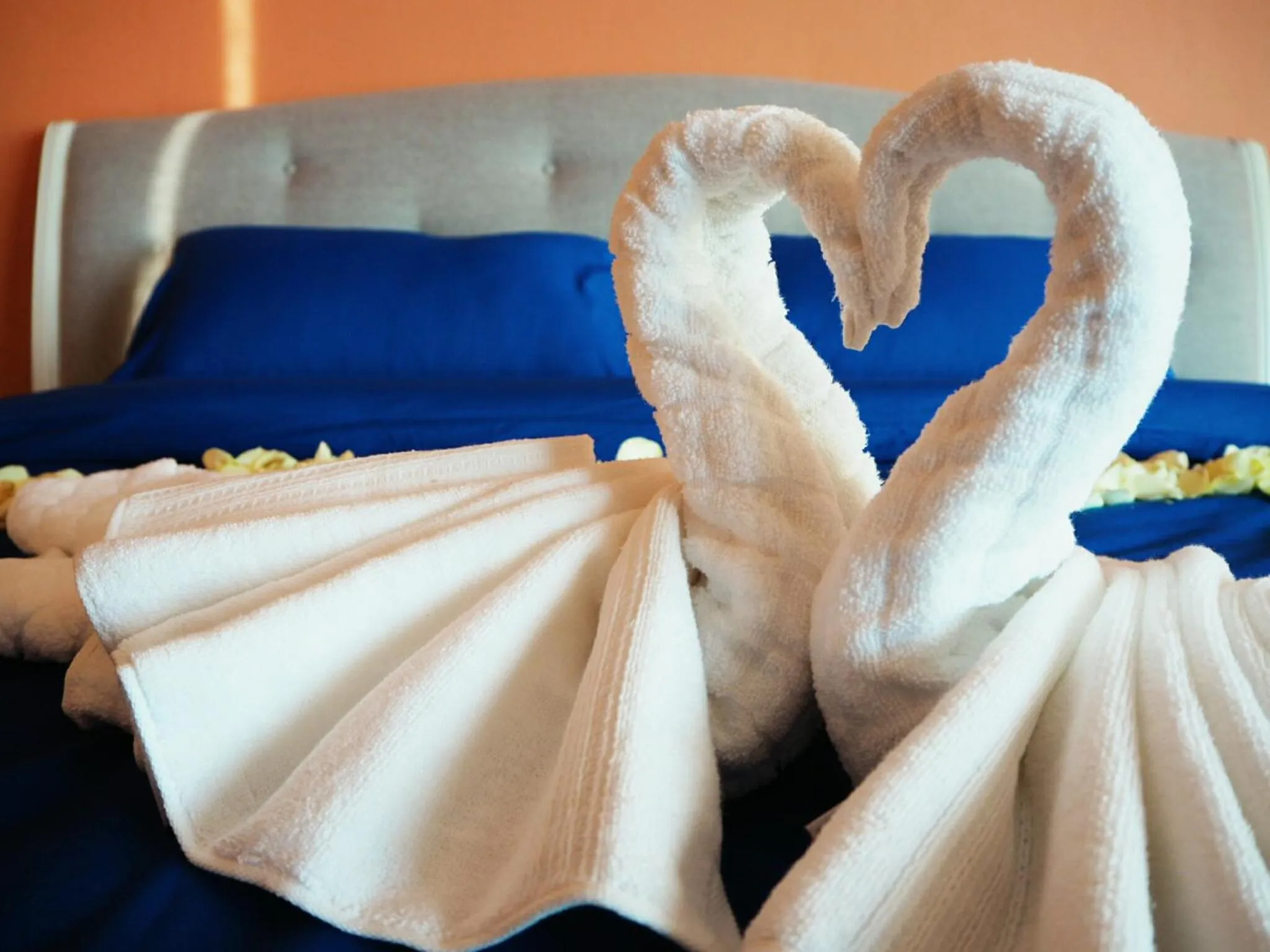 Bed in GrandBlue Resort & Beachclub