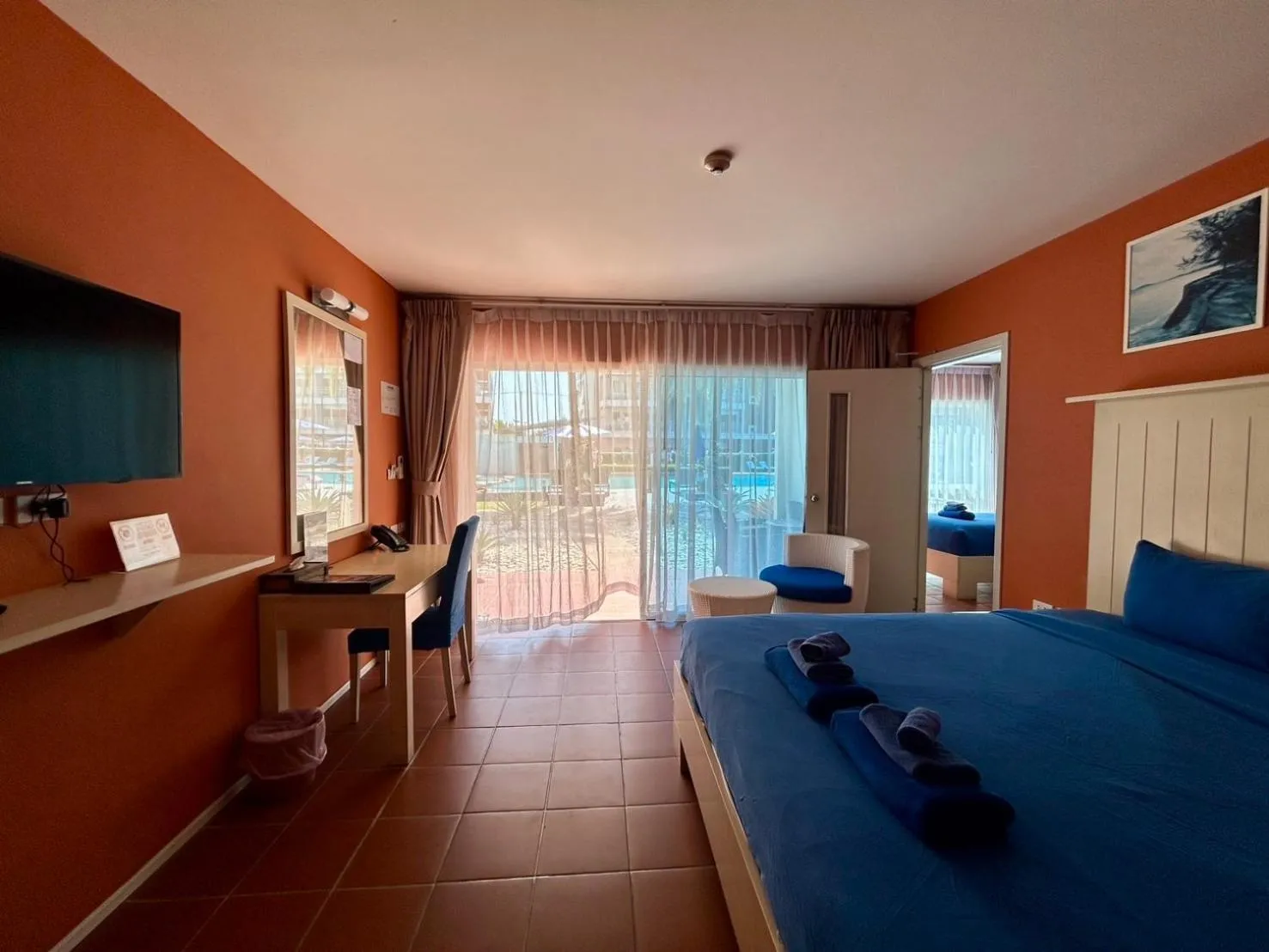 Bed in GrandBlue Resort & Beachclub