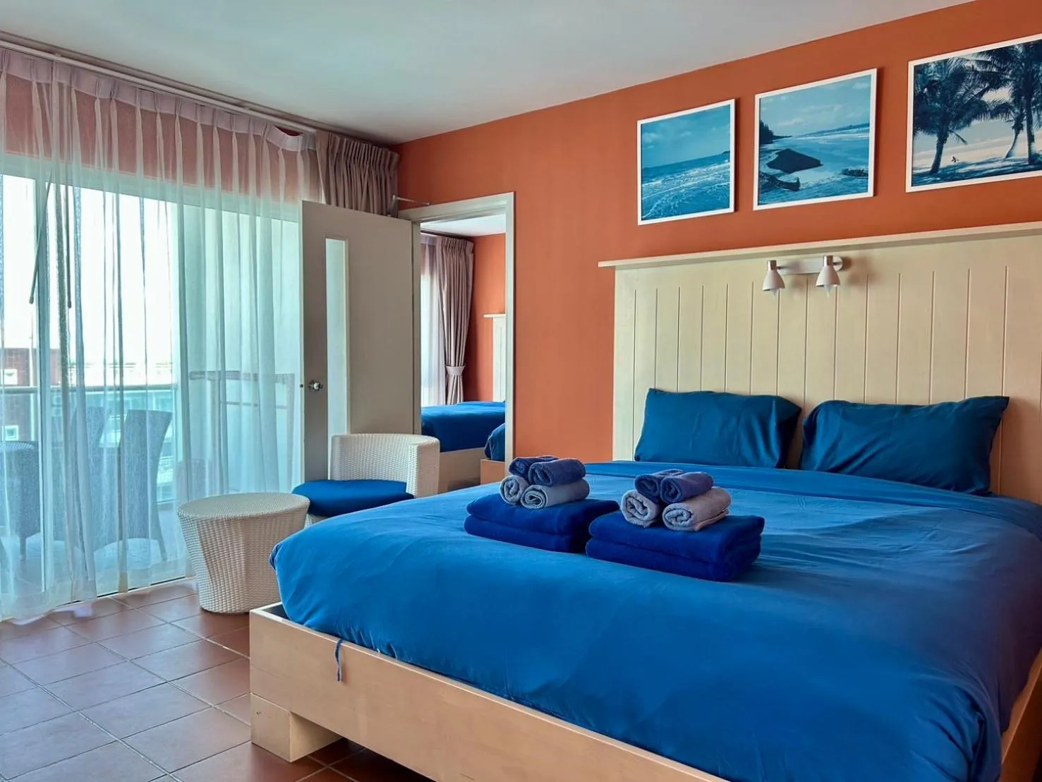 Bed in GrandBlue Resort & Beachclub