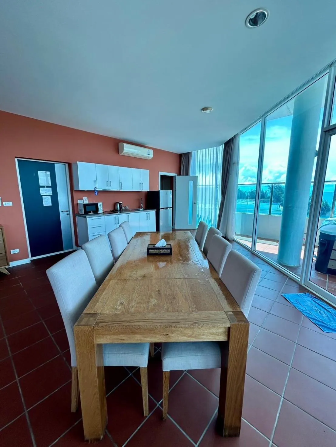 GrandBlue Resort & Beachclub