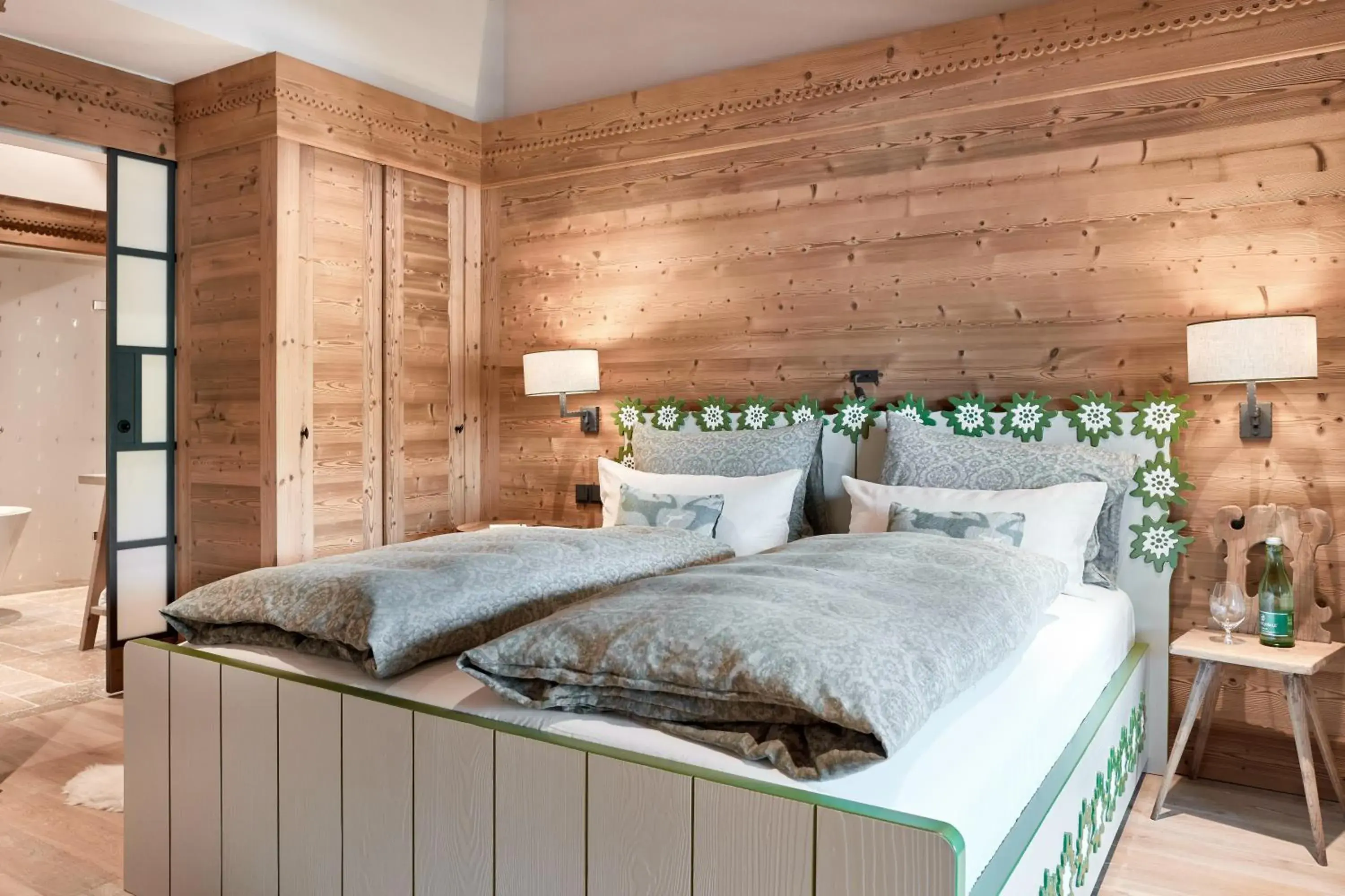 Suite with Balcony and Butler Service in Kitzbühel Lodge Suite with Balcony and Butler Service in Kitzbühel Lodge