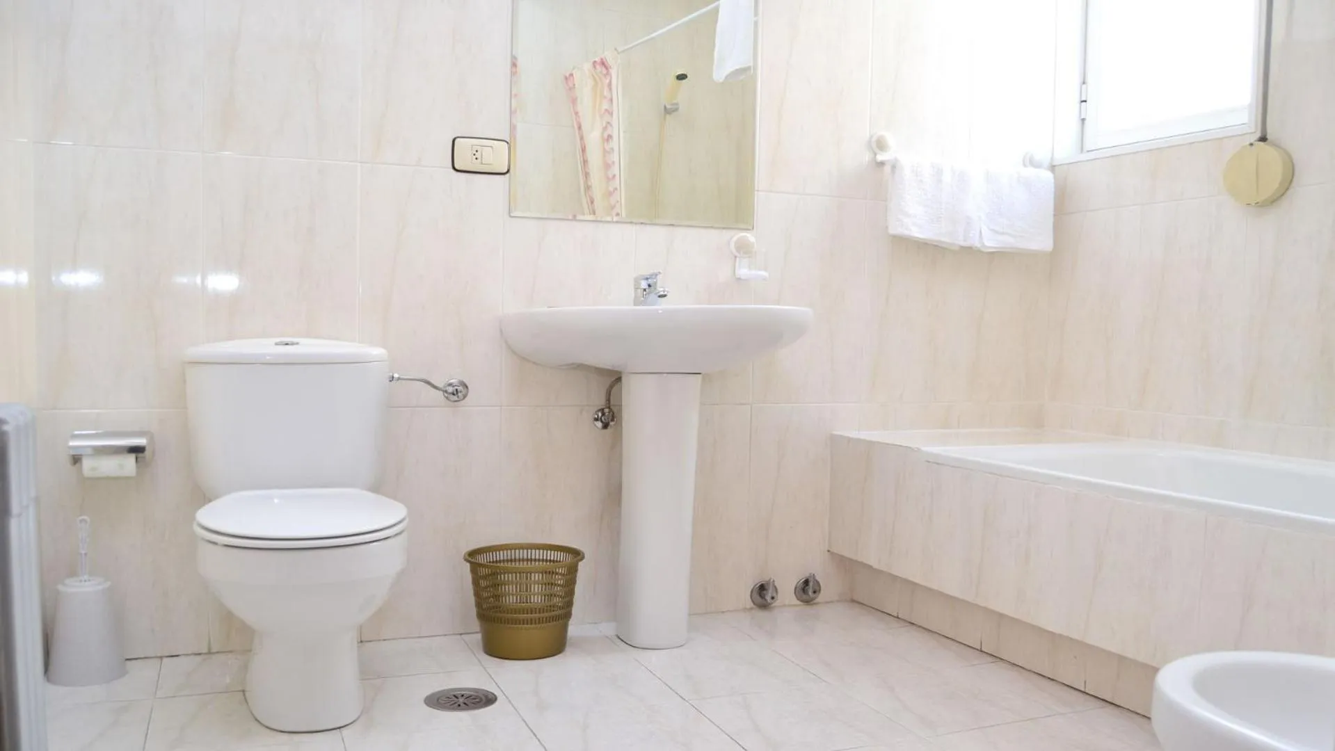 Bathroom in Pensión Residencia Buenos Aires