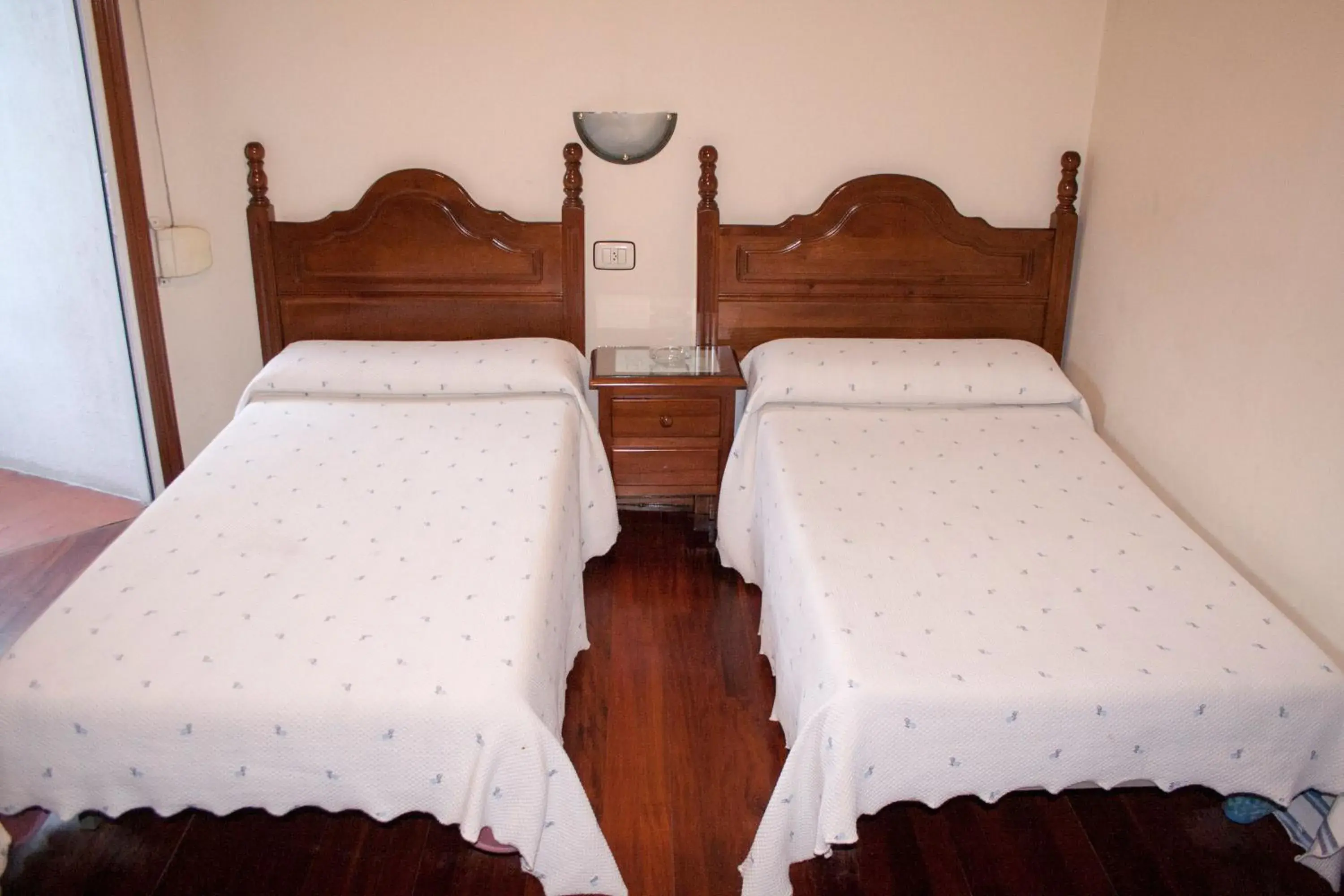 Budget Twin Room in Pensión Residencia Buenos Aires Budget Twin Room in Pensión Residencia Buenos Aires