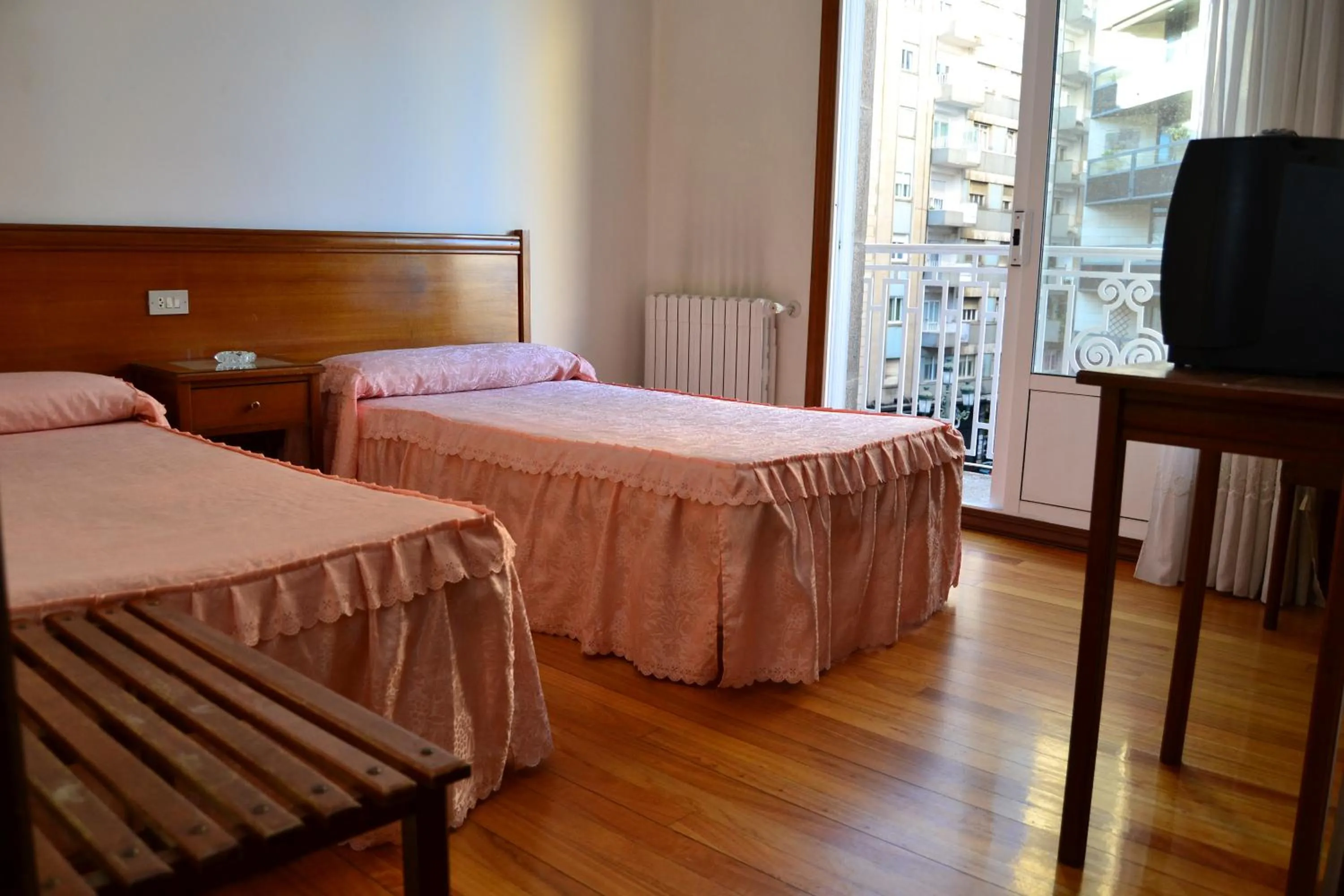 Day, Bed in Pensión Residencia Buenos Aires